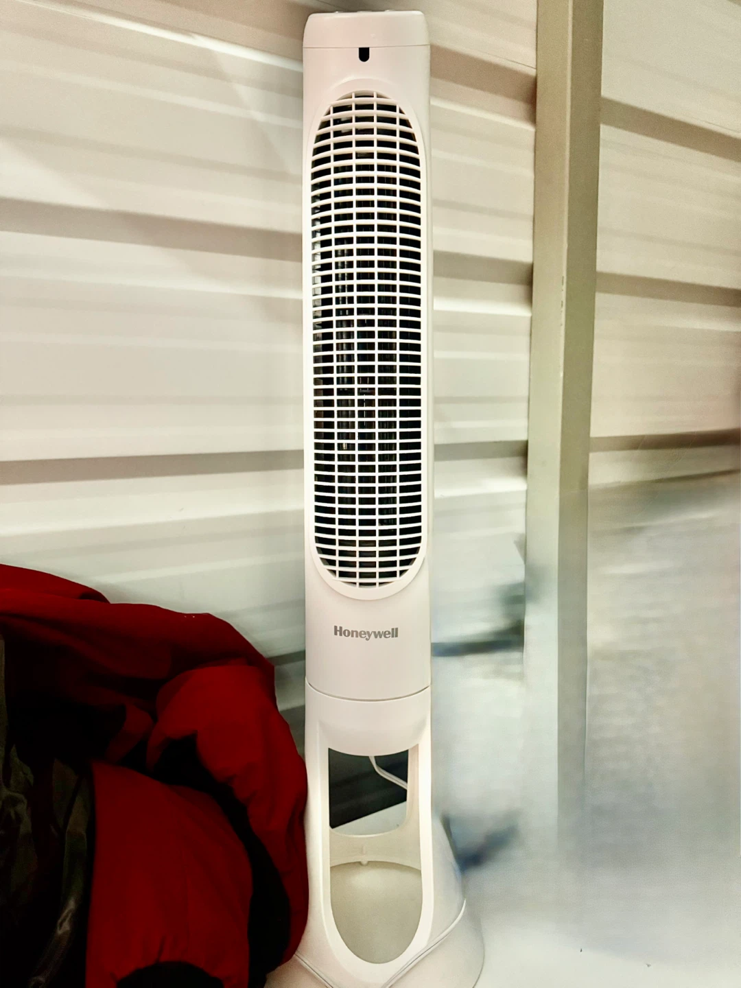 Honeywell Tower Fan - White