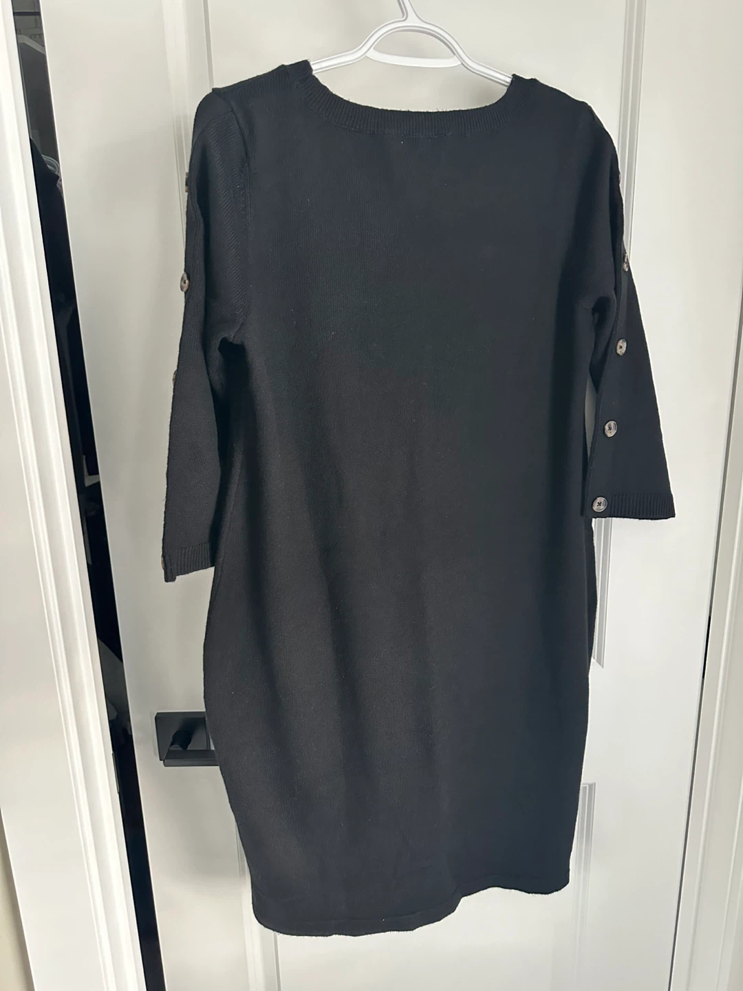 *Moving Sale* Sweater dress with buttons on the sleeve - photo 2