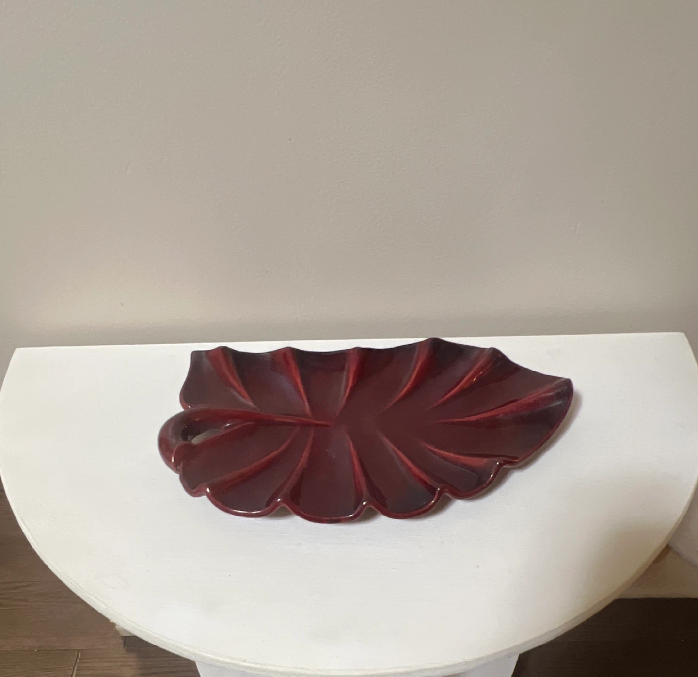 Decorative Leaf-Shaped Dish - Deep Red