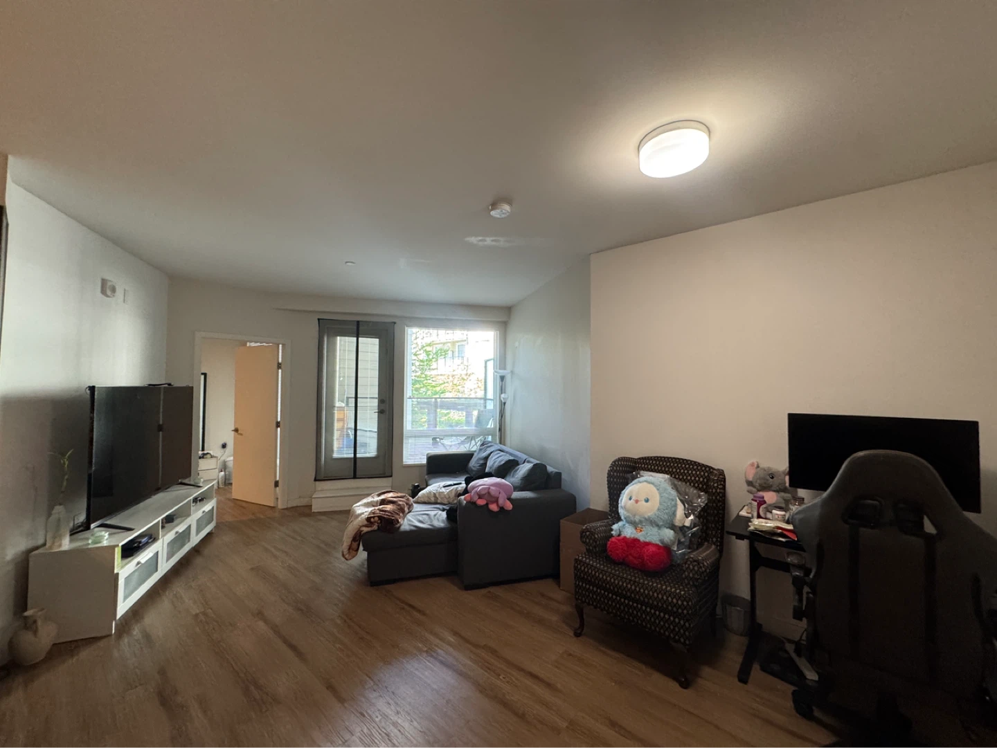🏡 Shared Space Available for a Girl – 1BHK Apartment - photo 3