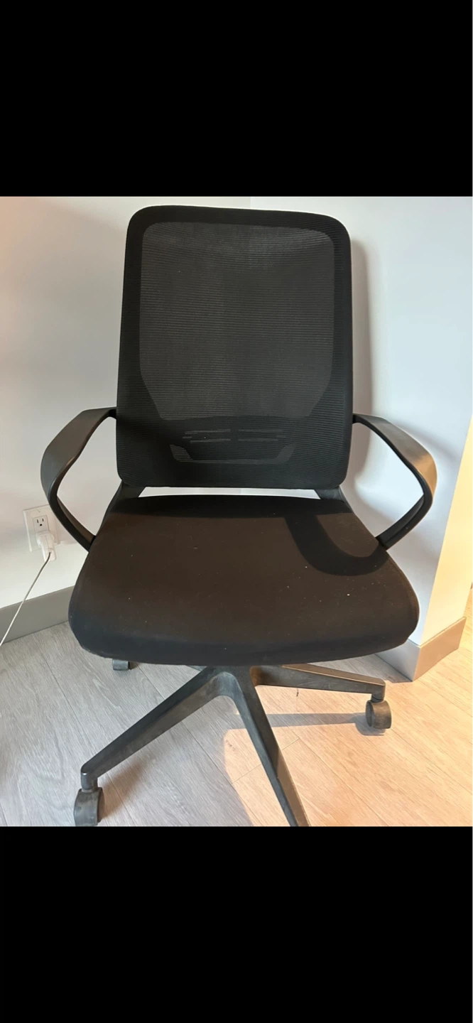 Black Mesh Office Chair - photo 2