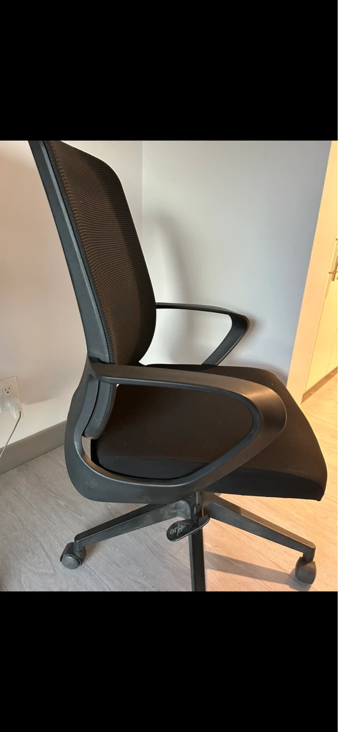 Black Mesh Office Chair
