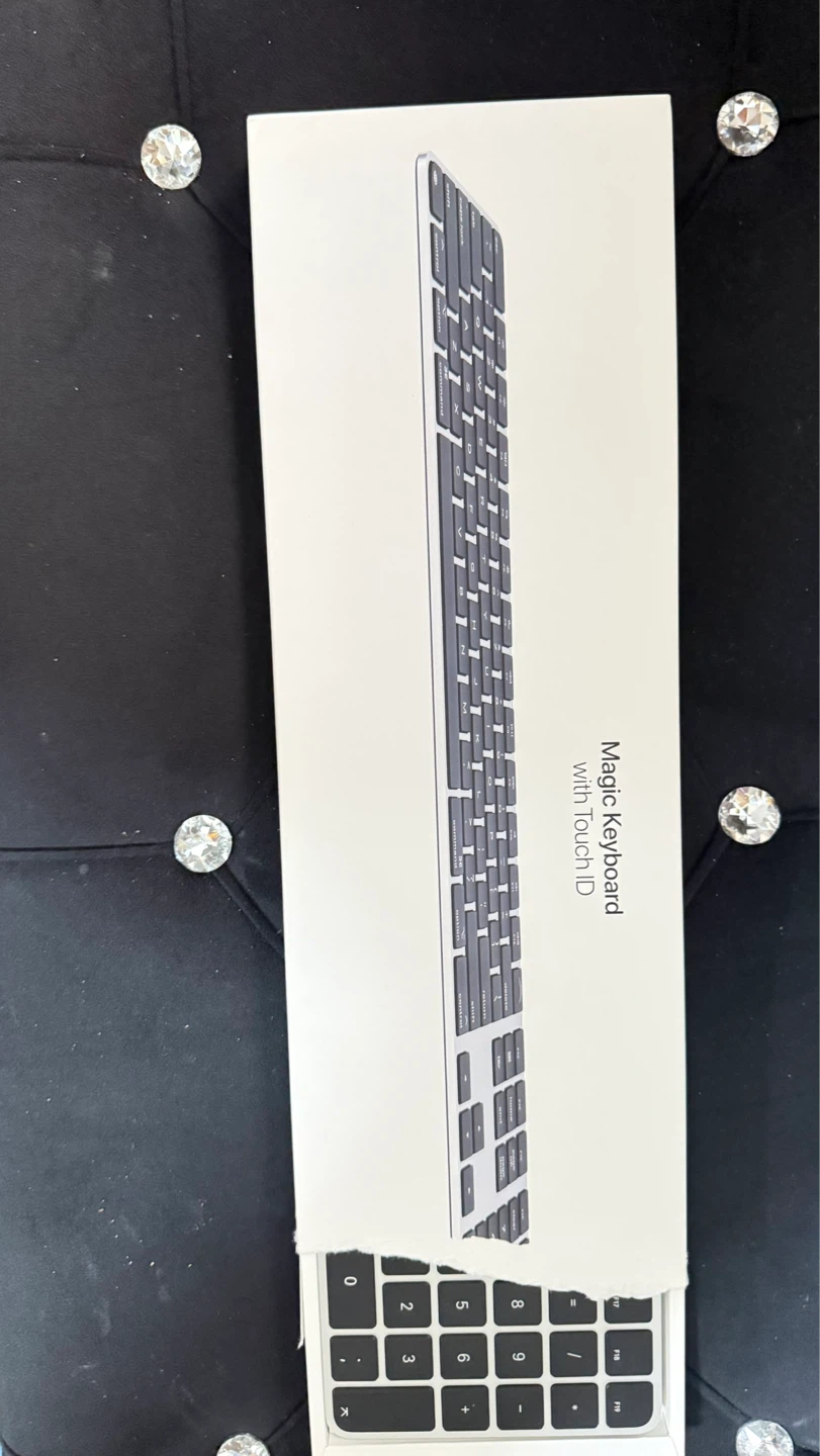 Keyboard with Numeric Keypad and Touch ID - photo 3
