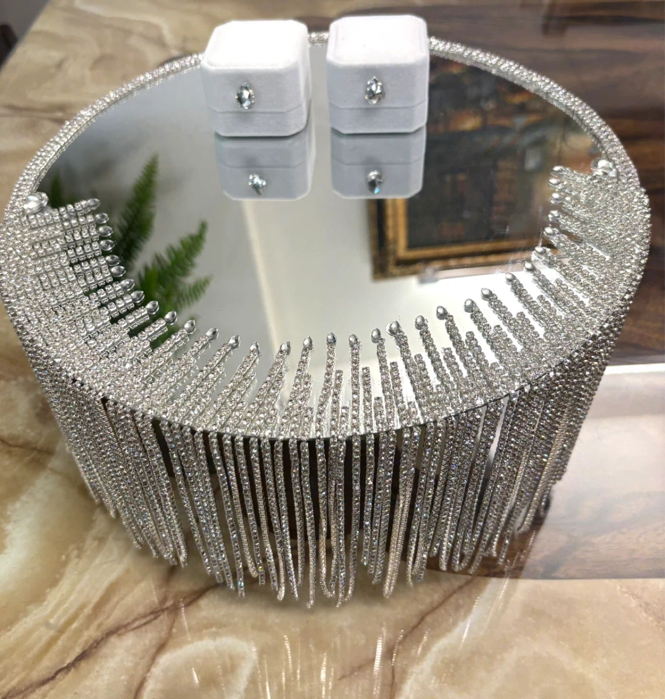Round Mirror tray with silver rhinestones - photo 5