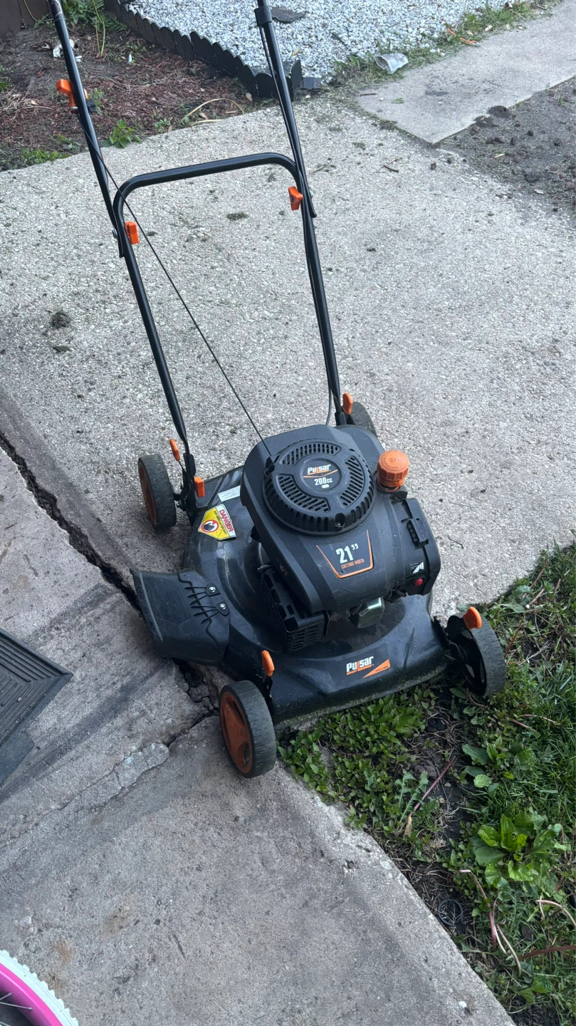 Pulsar 21" Self-Propelled Lawn Mower
