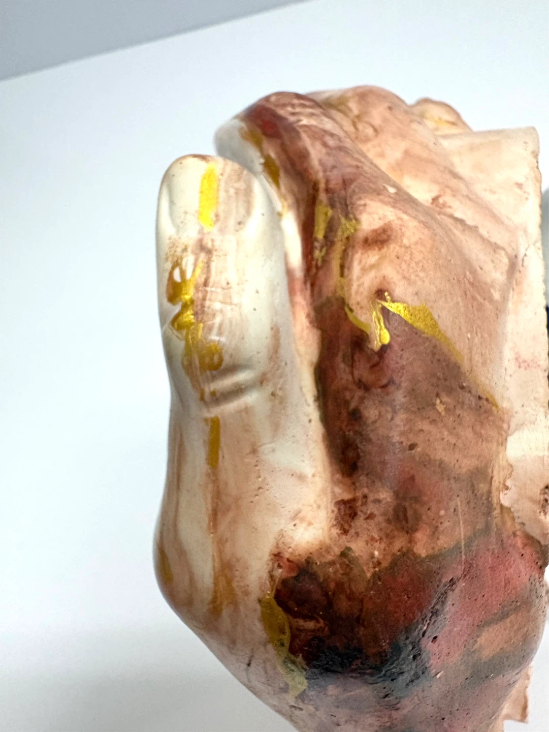 Hands cupped sculpture brown marble with gold - photo 4