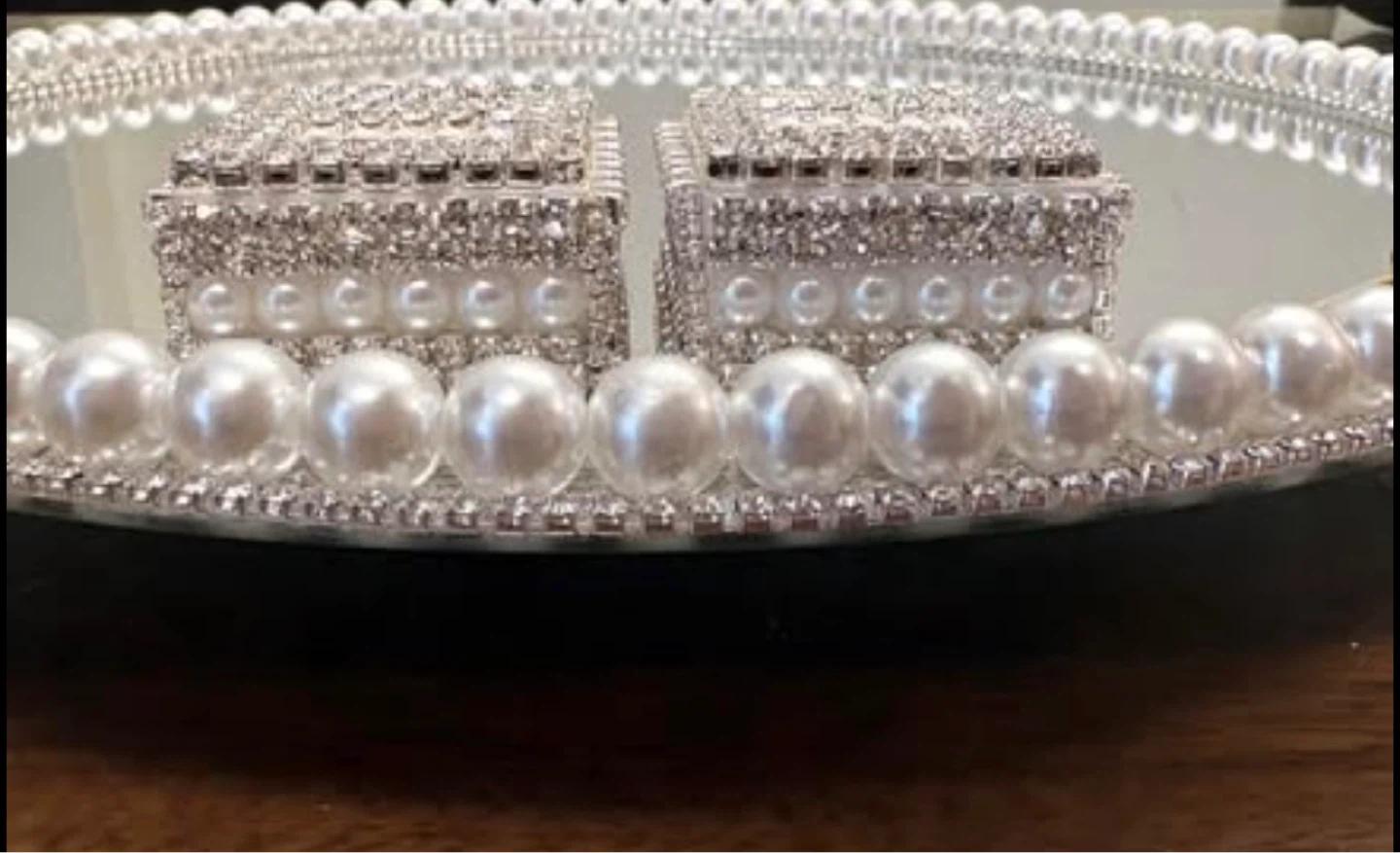 Round Mirror Tray with Faux Pearls & silver rhinestone Border - photo 2