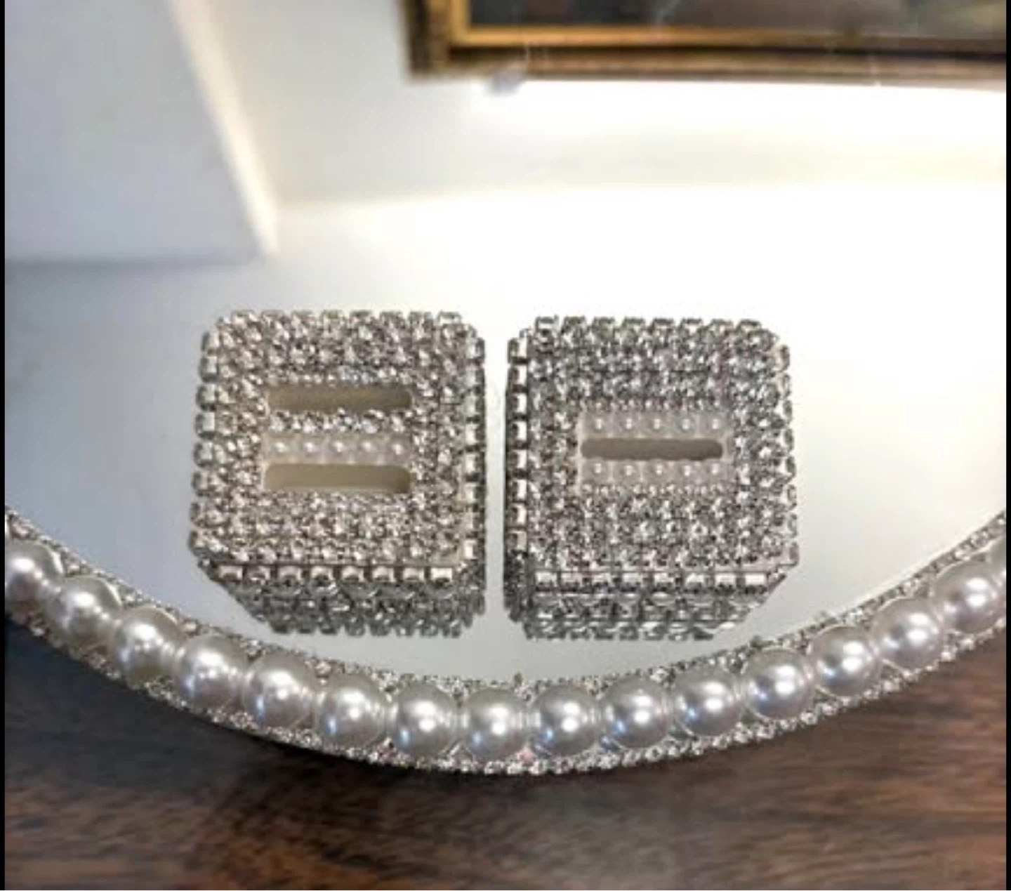 Round Mirror Tray with Faux Pearls & silver rhinestone Border - photo 3