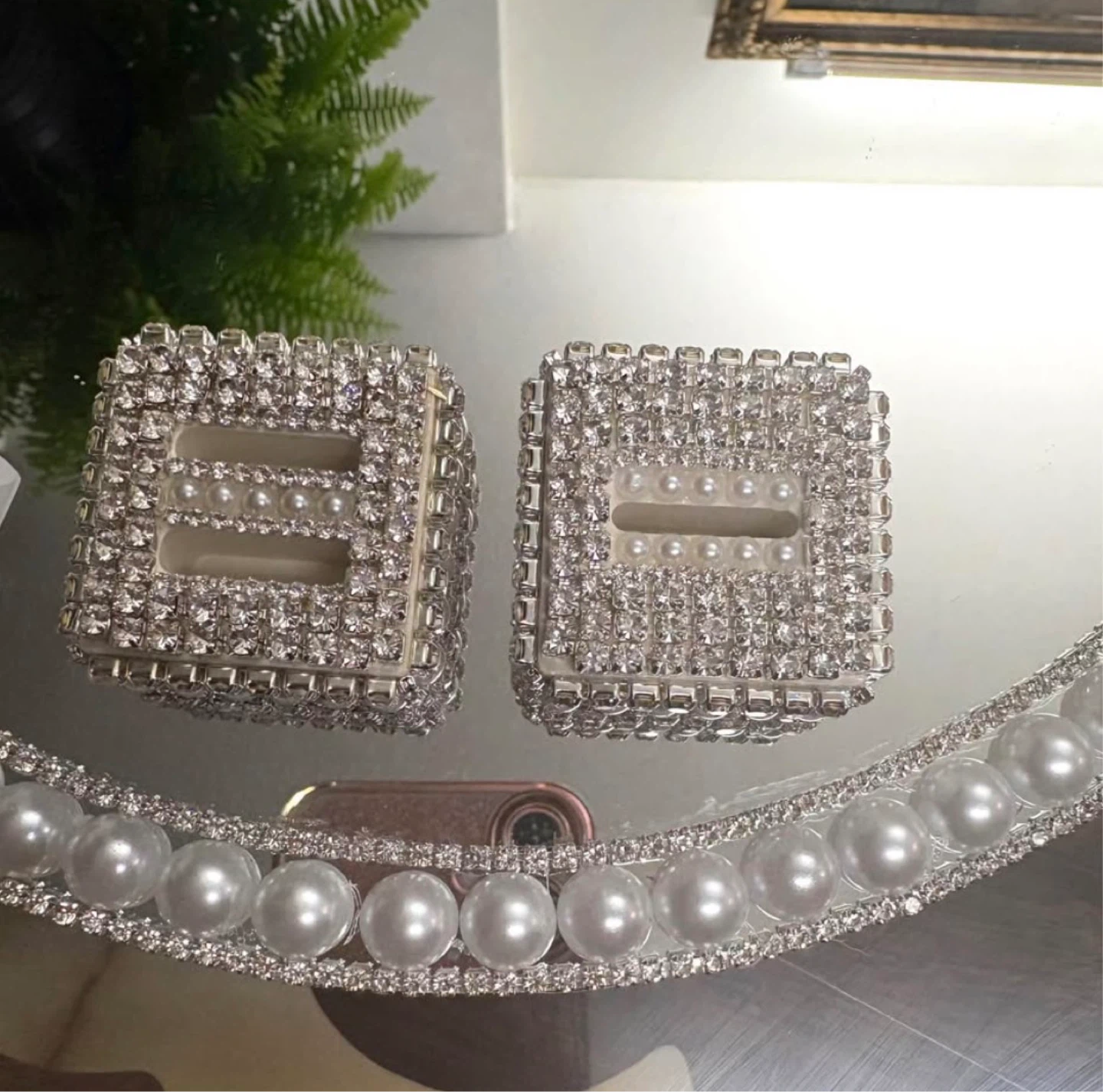 Round Mirror Tray with Faux Pearls & silver rhinestone border - photo 2