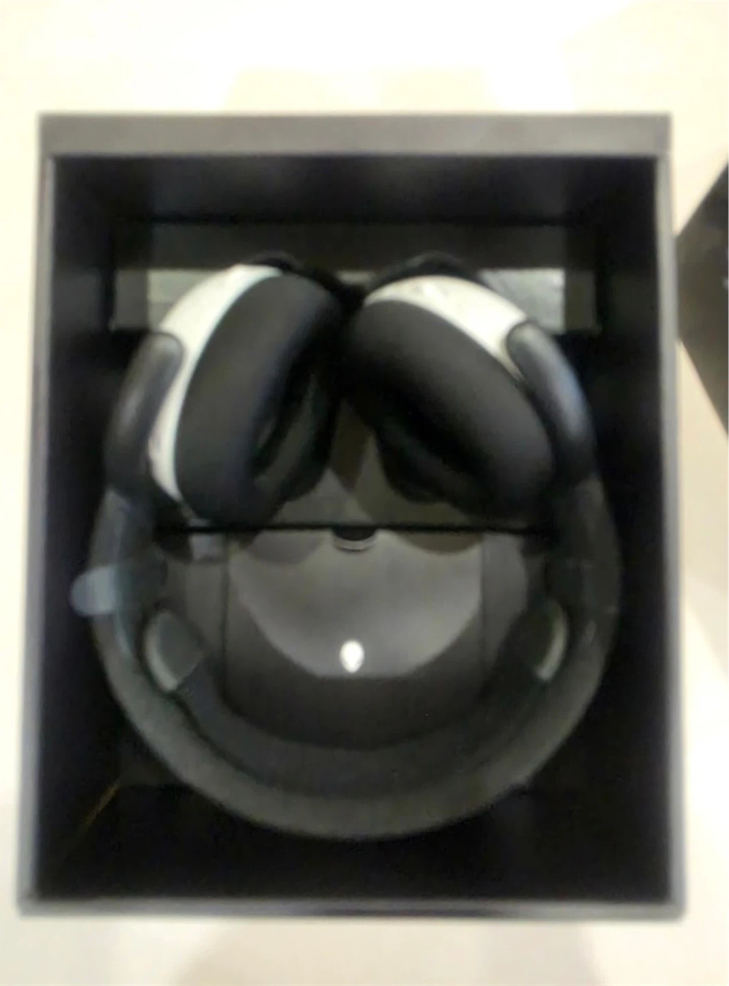 Alienware 725H Tri Mode Wireless Gaming Headset (Open Box) - photo 3