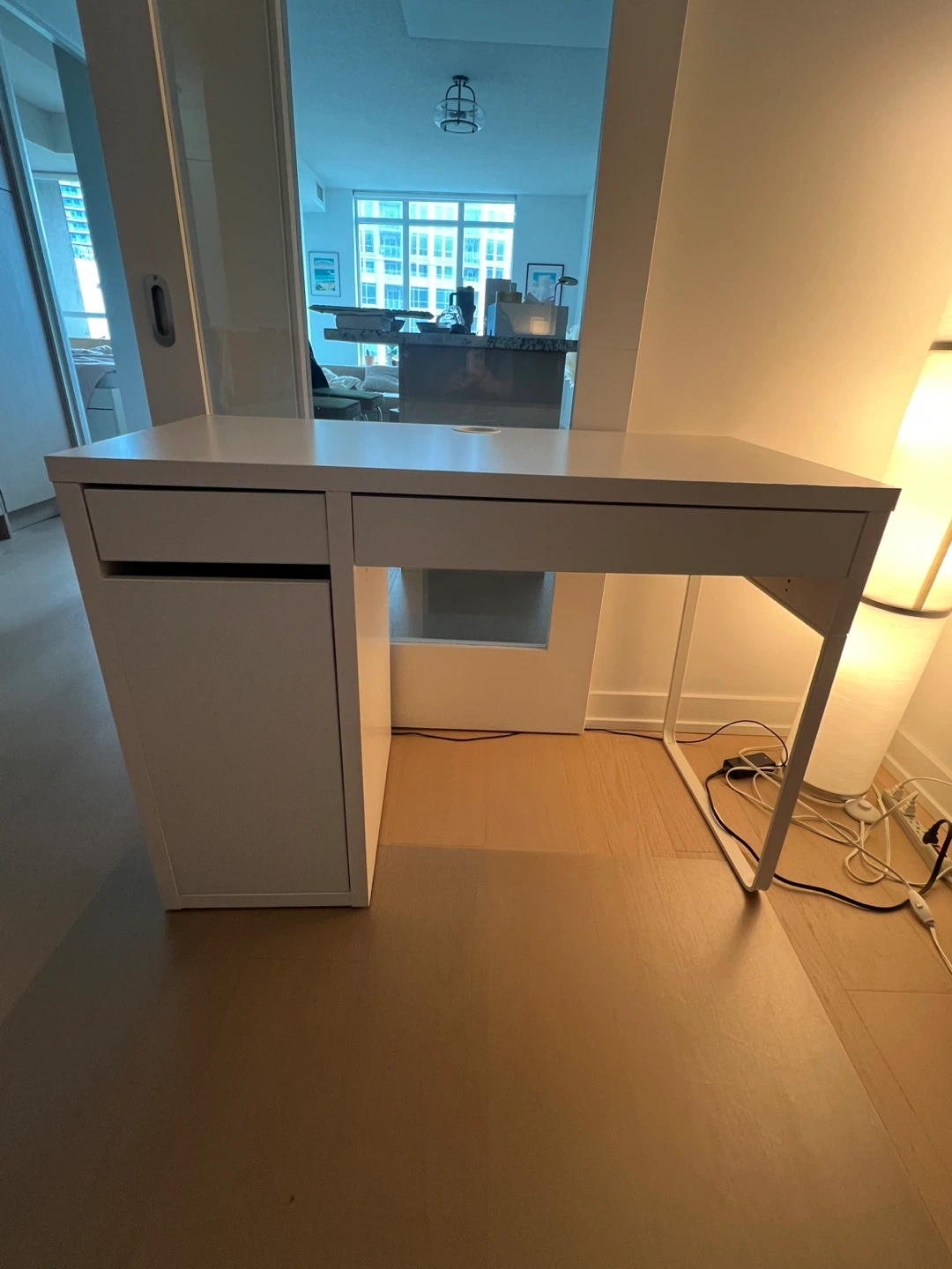 Office desk - photo 2