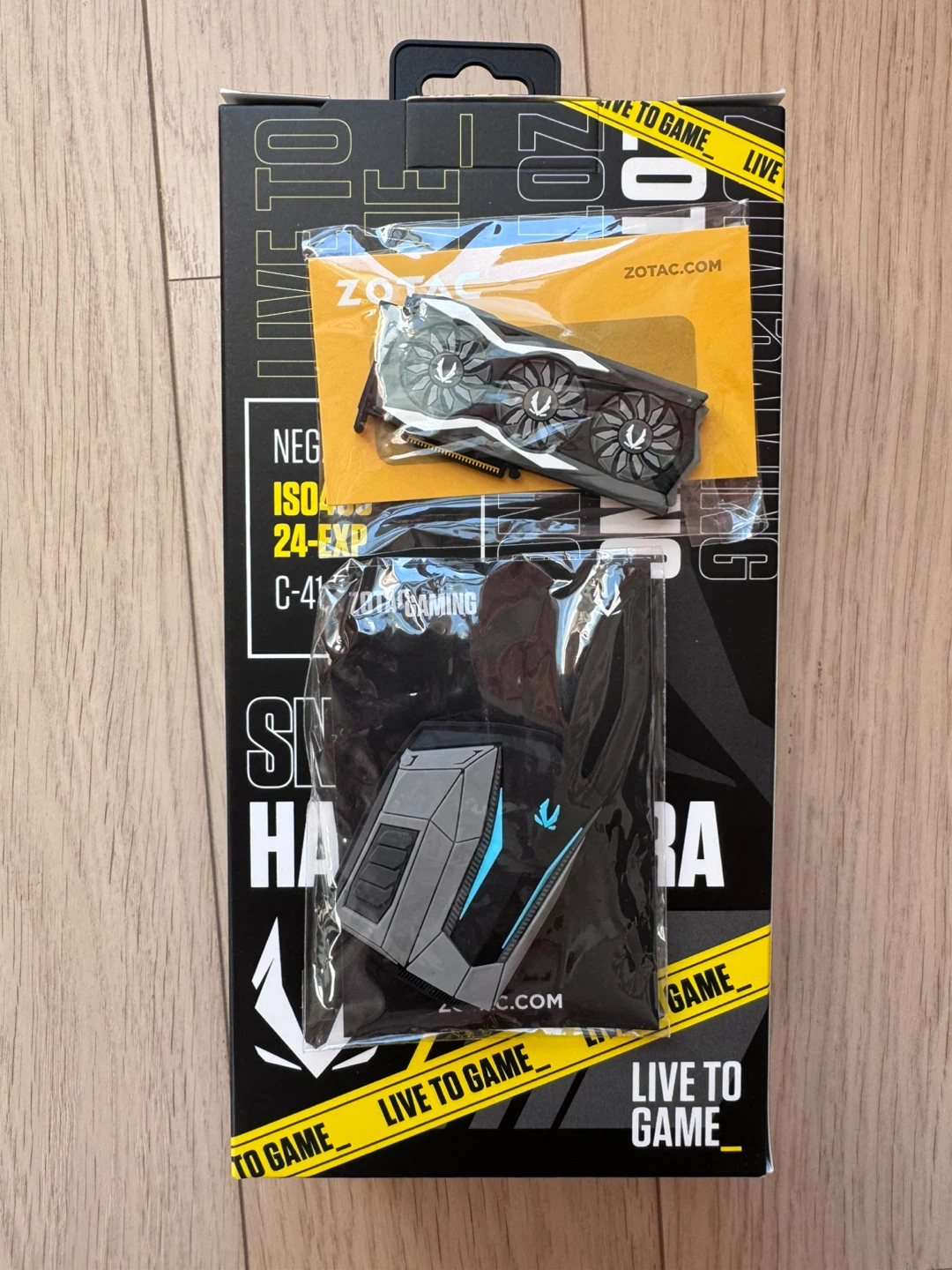 Escura Snaps 35 Half Camera with Zotac Logo - photo 3