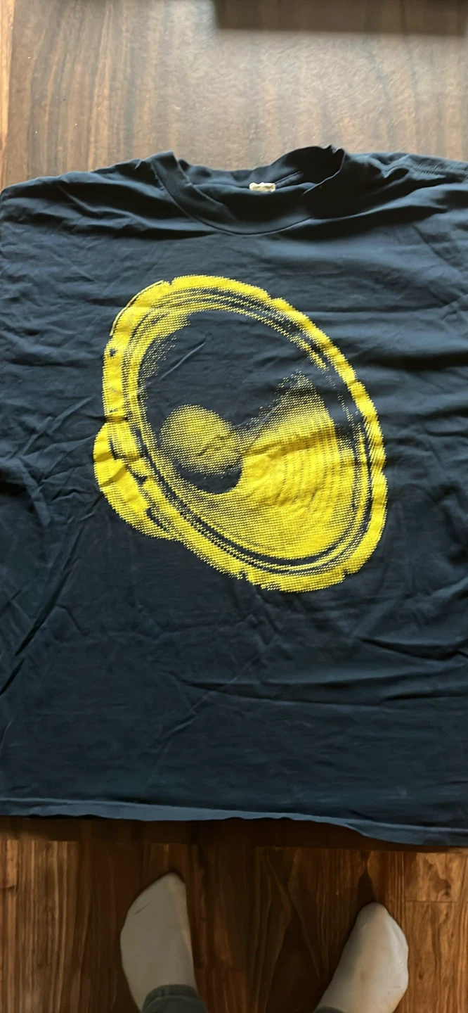 Lot of 3 Graphic T-Shirts. Worn - photo 2