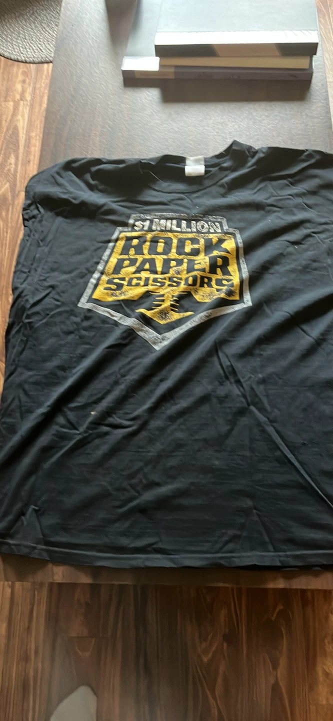 Lot of 3 Graphic T-Shirts. Worn - photo 3