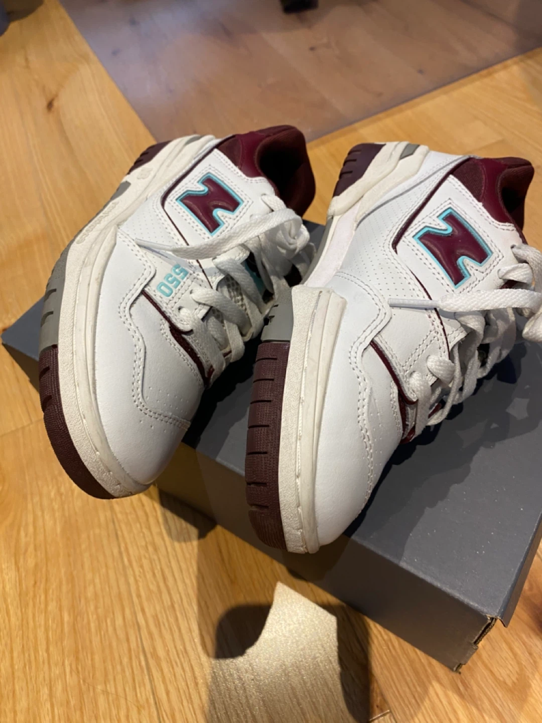 New Balance 550 White Burgundy Size 5.5 women - photo 2