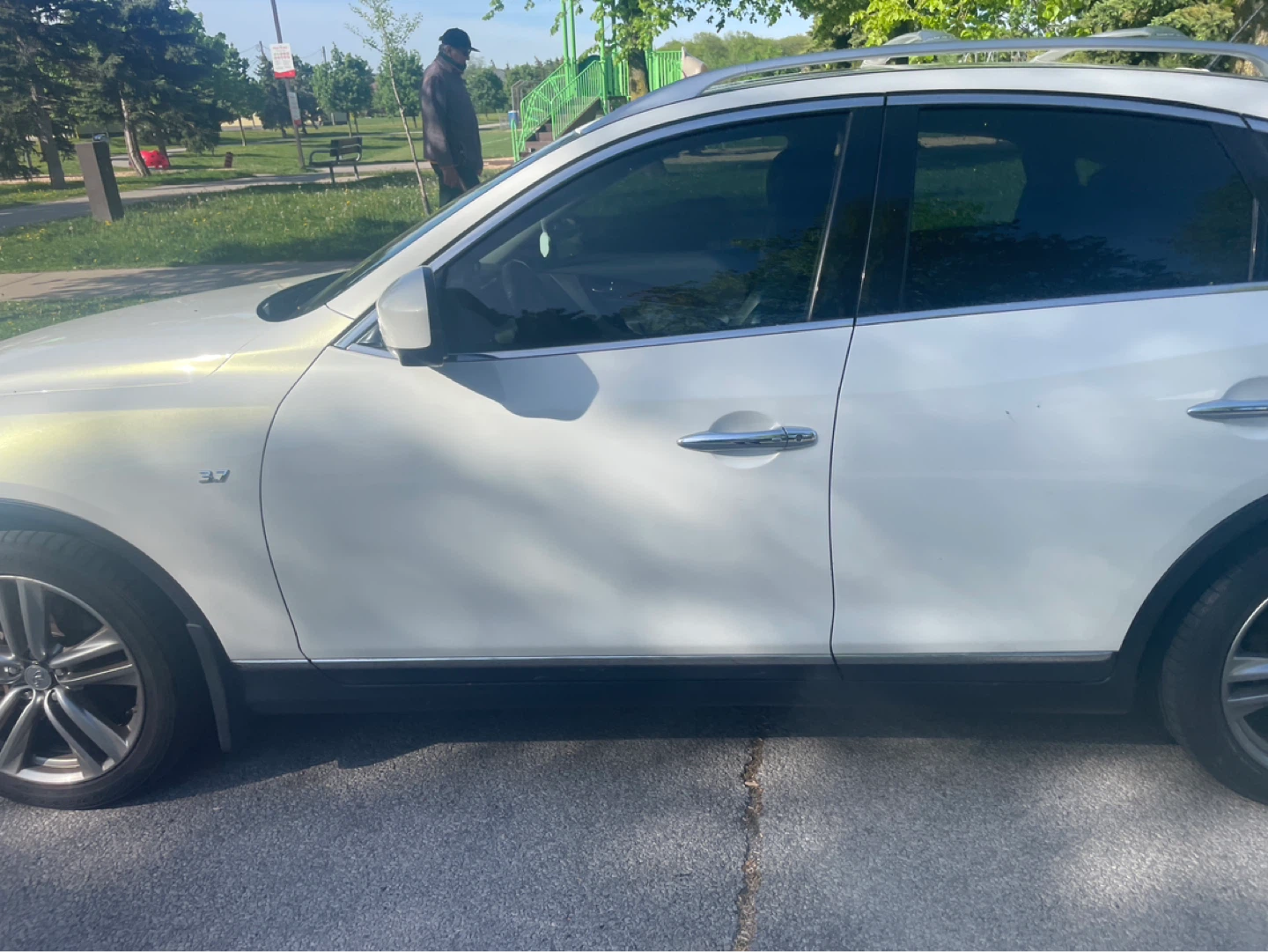 Pearl White Infiniti QX50 year 2015 AWD woman driven - photo 2