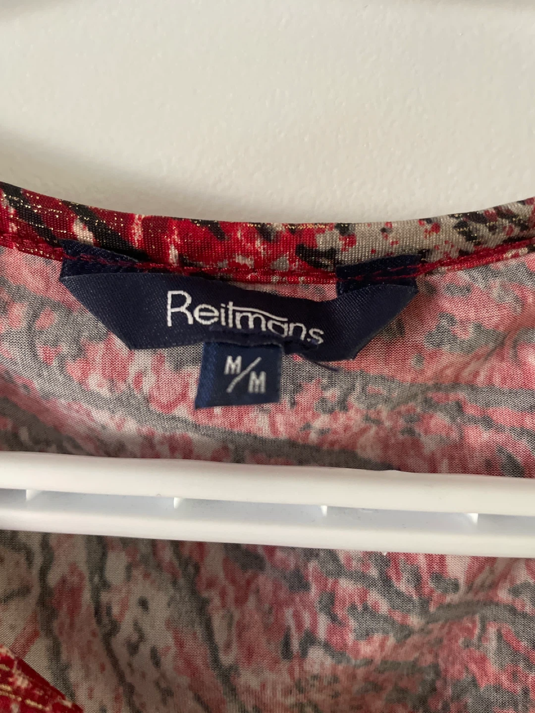 Reitmans Sleeveless Blouse - Red/Black Print - Size M - photo 3