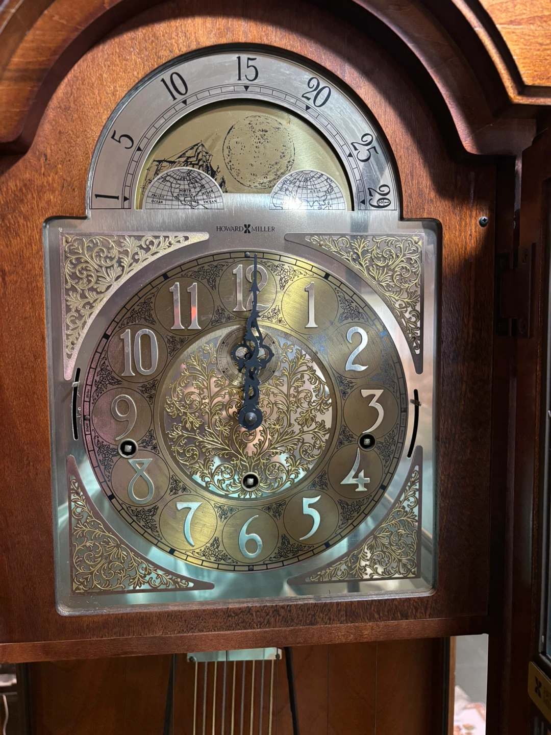 Howard Miller Grandfather Clock - photo 3