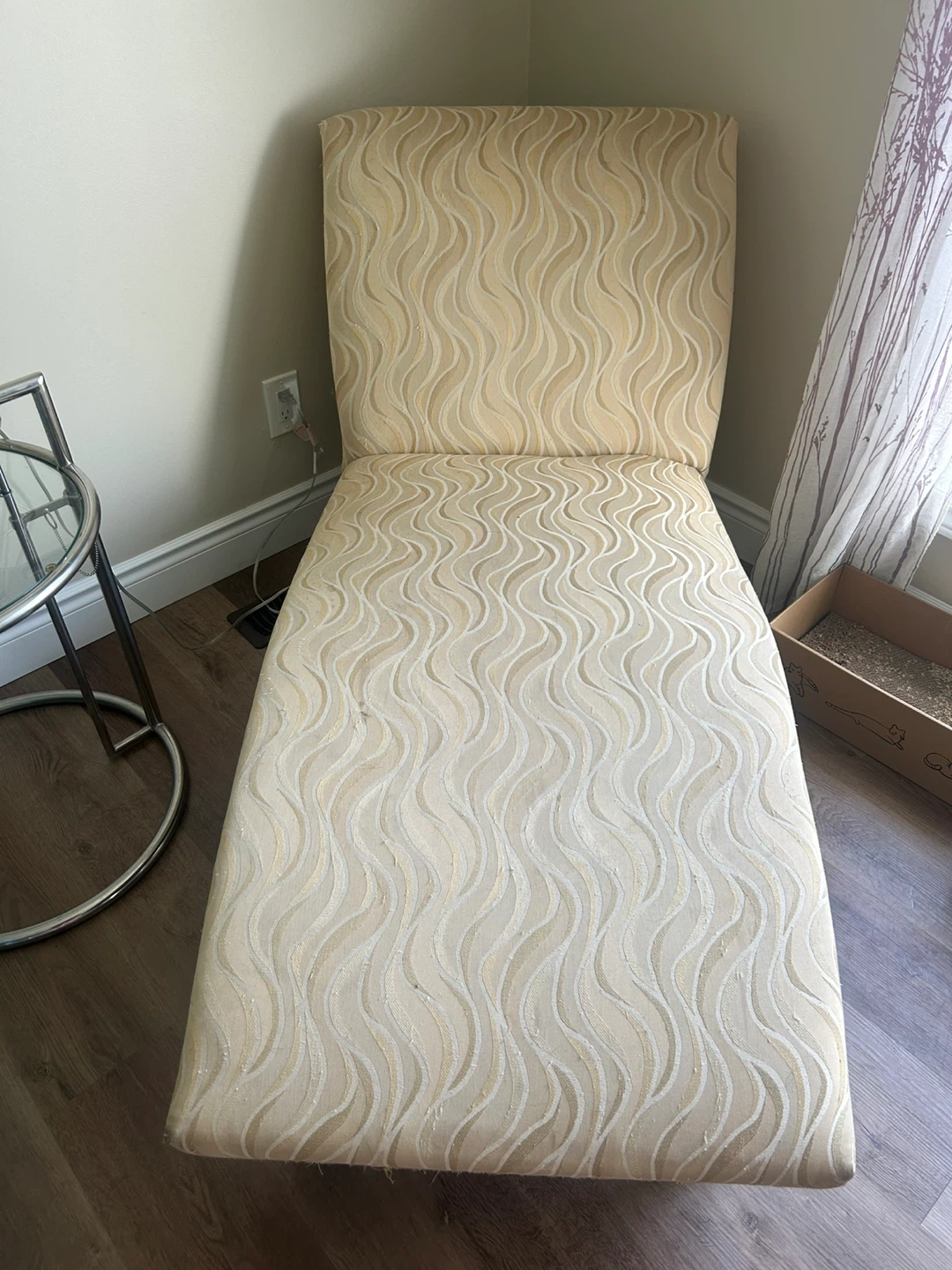 Cream wave pattern chaise lounge chair