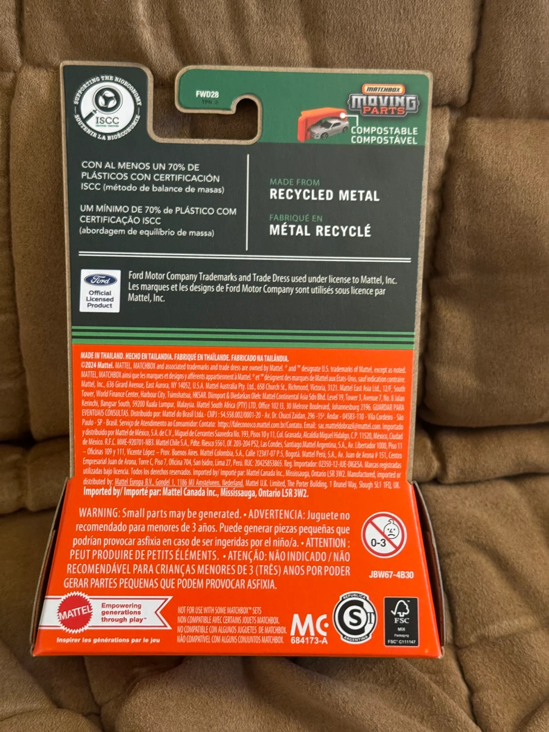Matchbox Moving Parts 2004 Ford Excursion Die-Cast Vehicle - photo 2