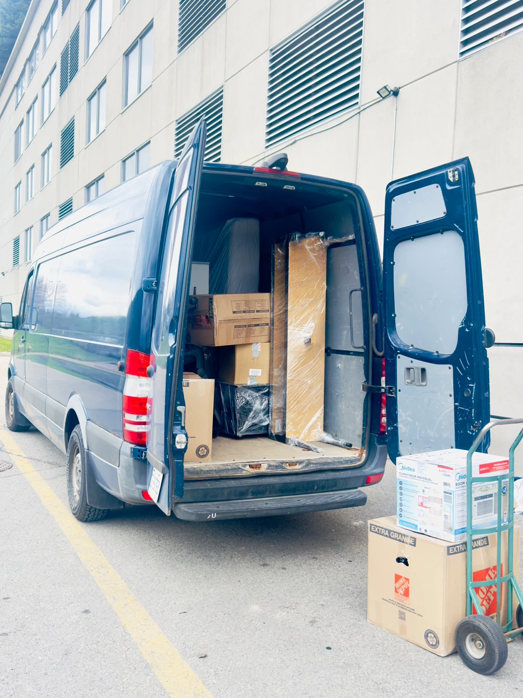 Moving and delivery service