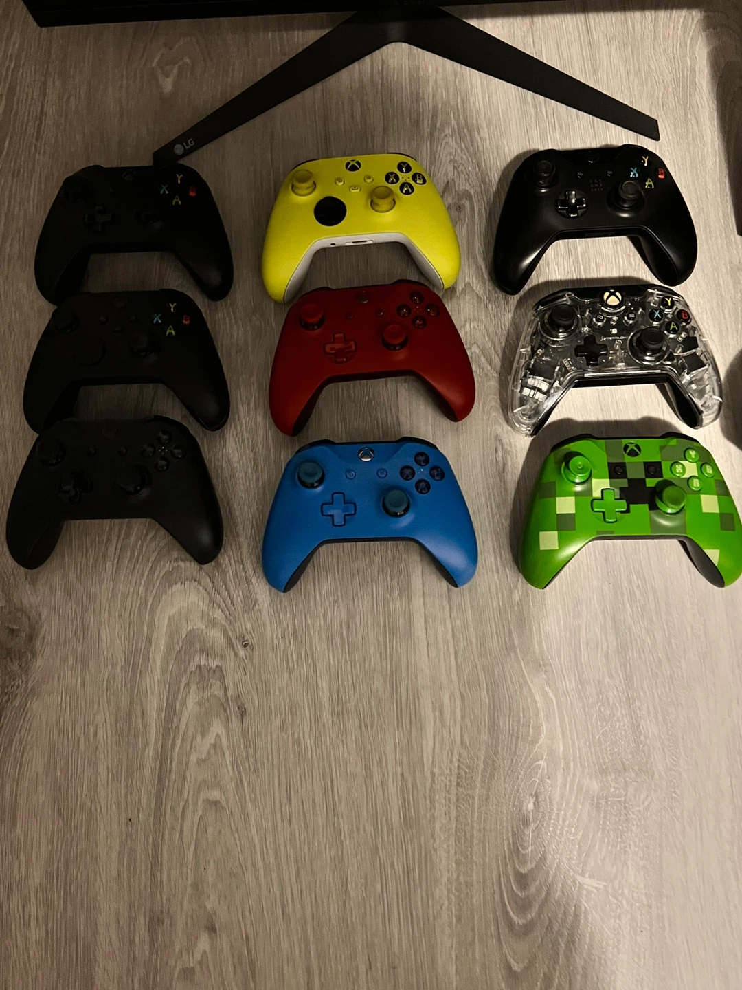 Xbox Series X Bundle with Controllers and Headset - photo 3