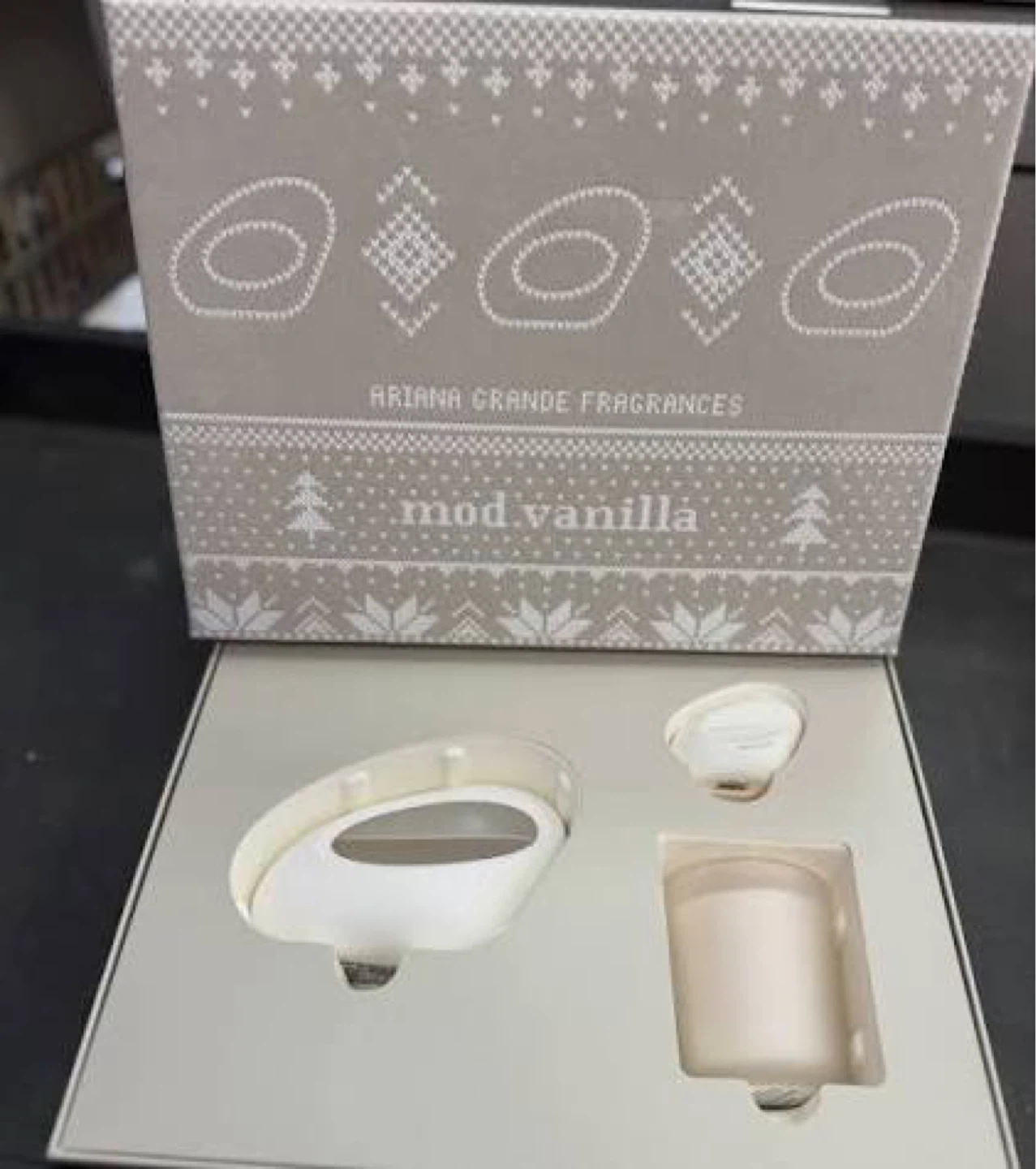 Ariana Grande Fragrances mod. vanilla Candle Set - photo 2