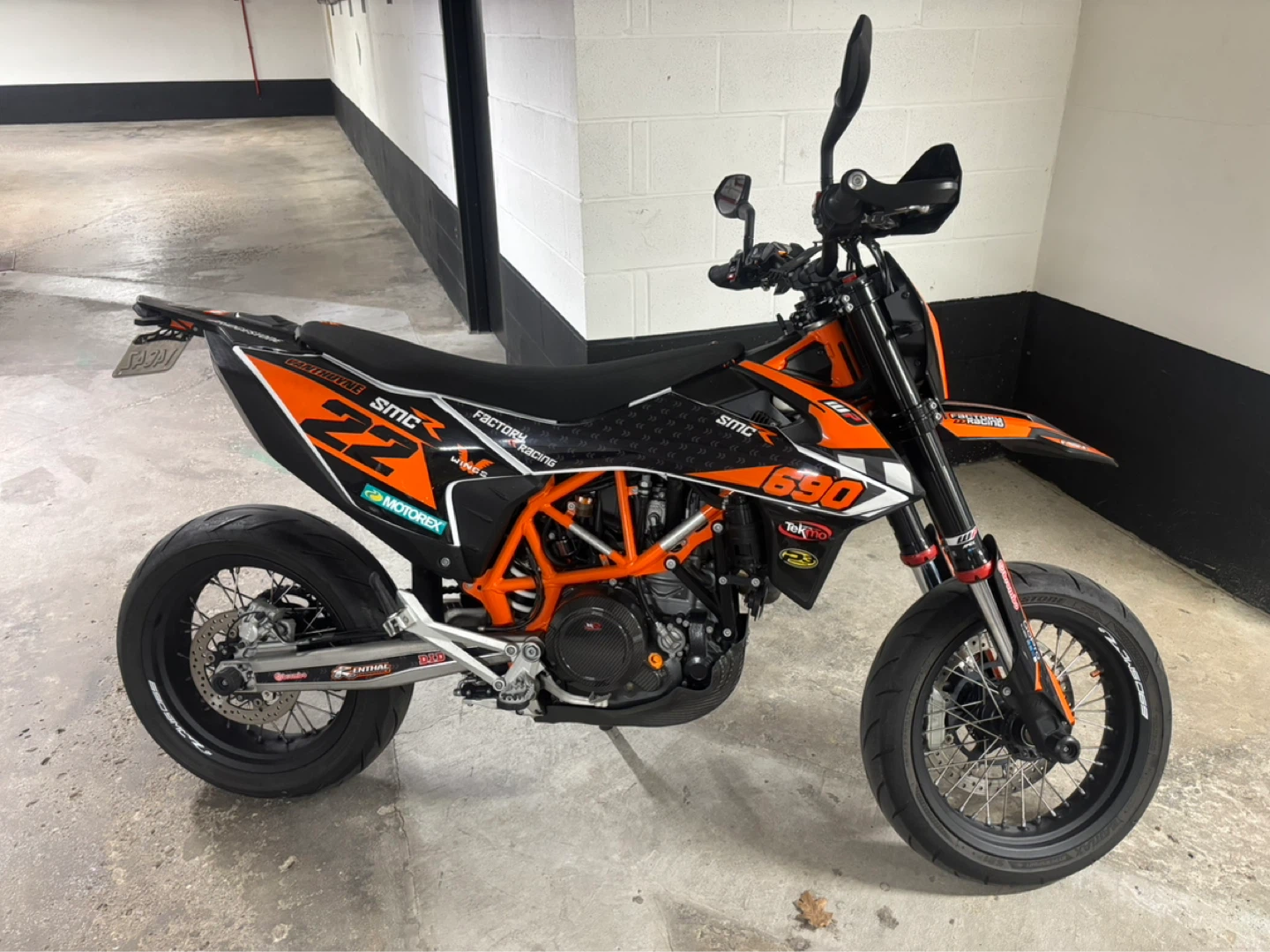2020 KTM 690 SMCR Supermoto - photo 4