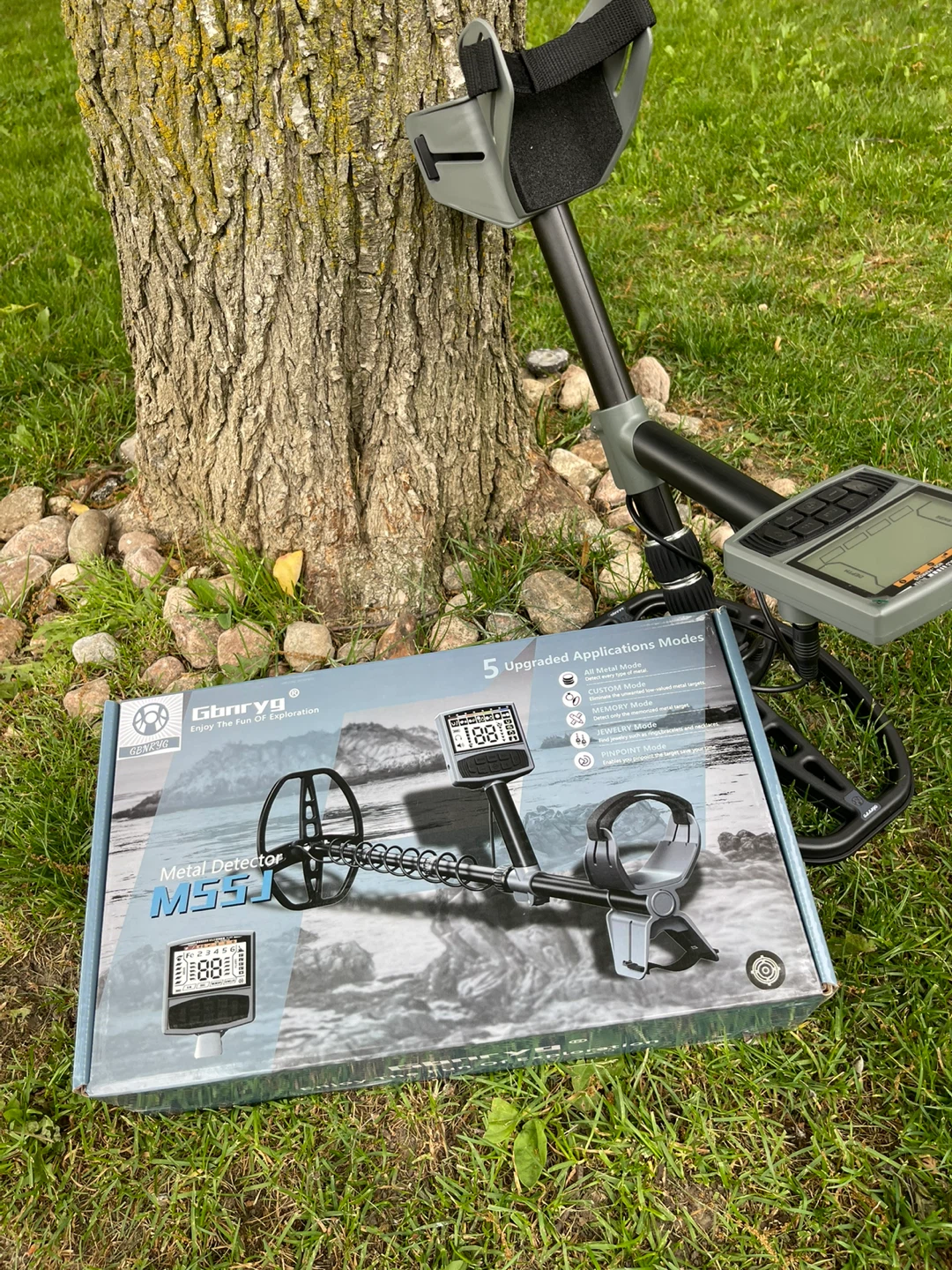 NEW, SEALED BOX. Metal detector kit.