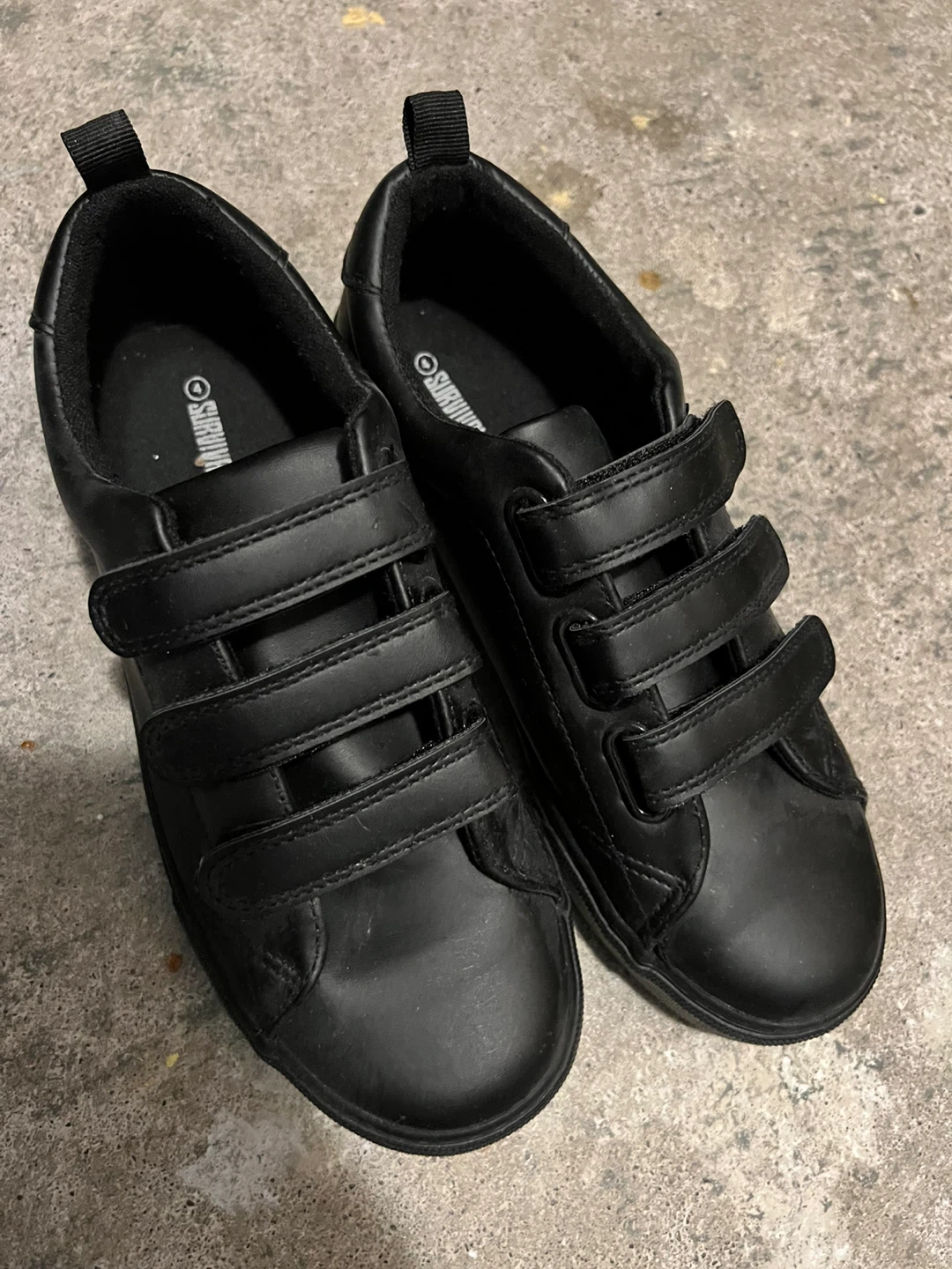 Suburban shoes black velcro strap