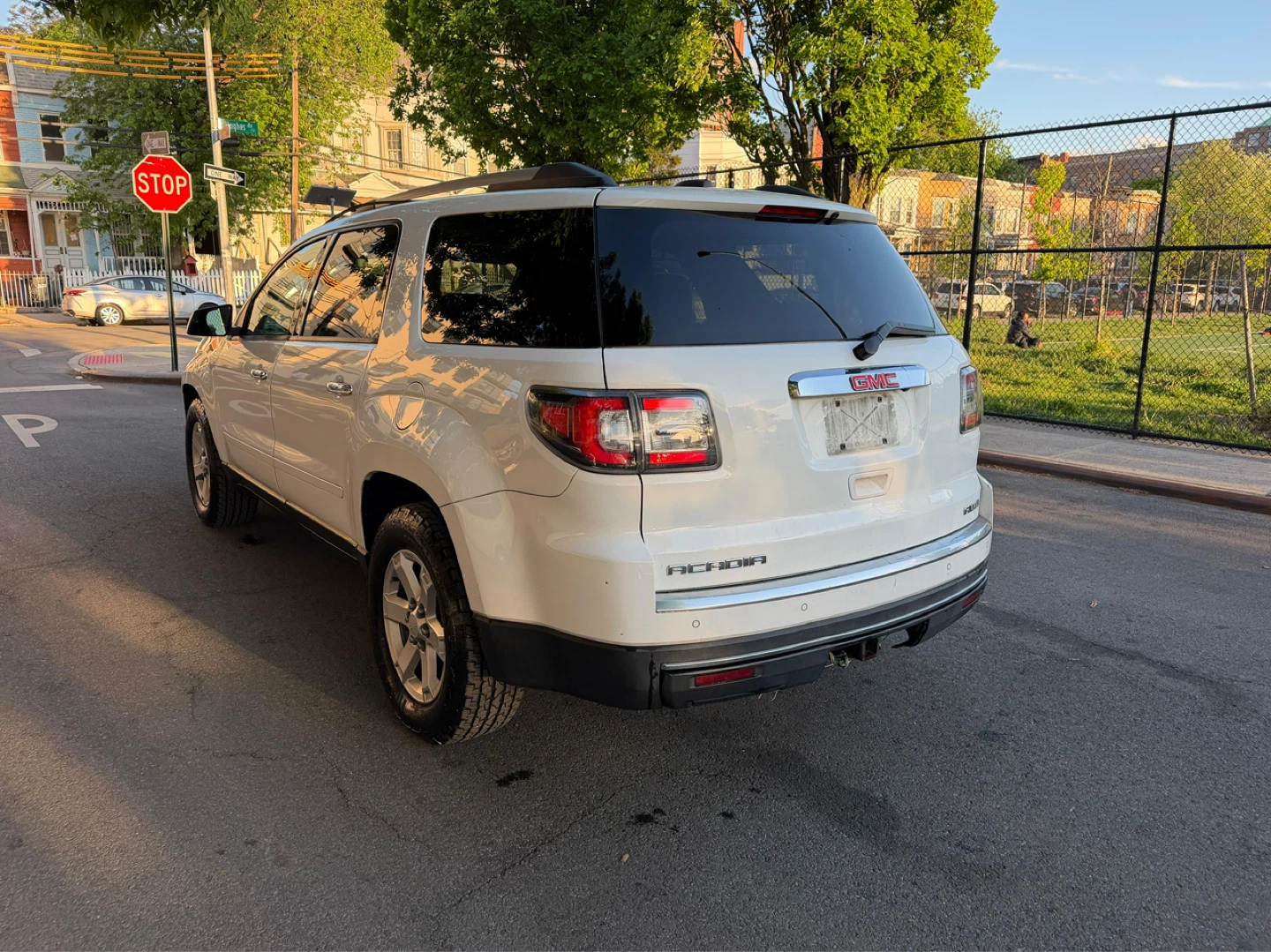 2016White GMC Acadia SUV - photo 3