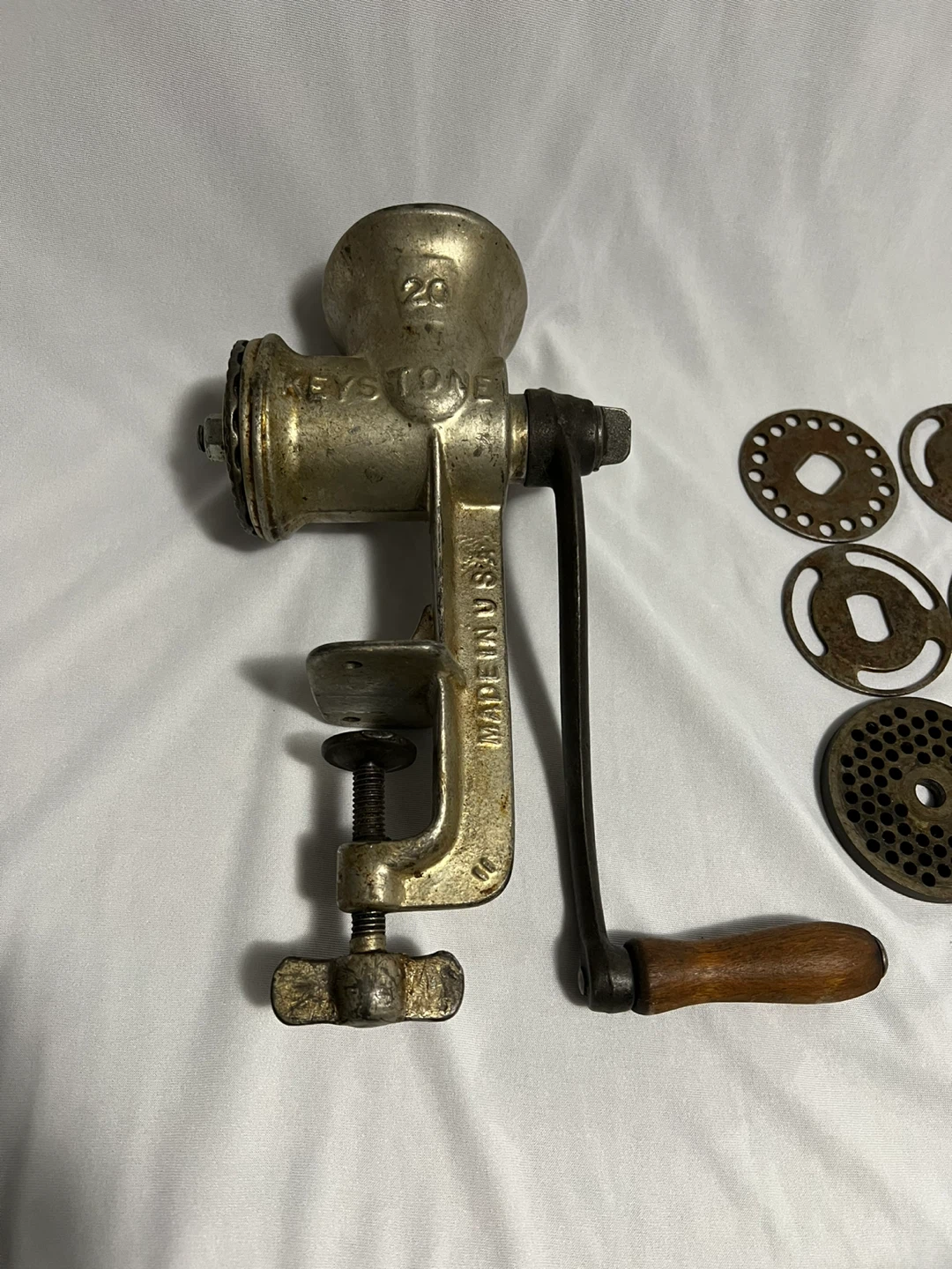 Keystone meat grinder with disks