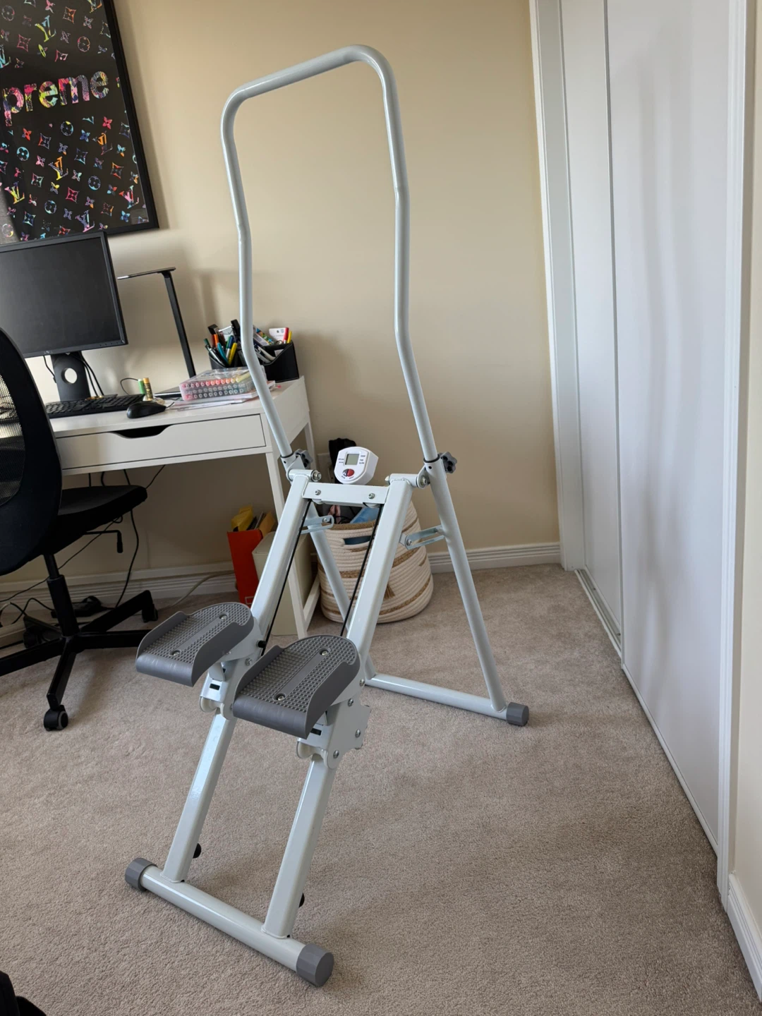White Stair Stepper Machine w/ Digital Monitor Screen