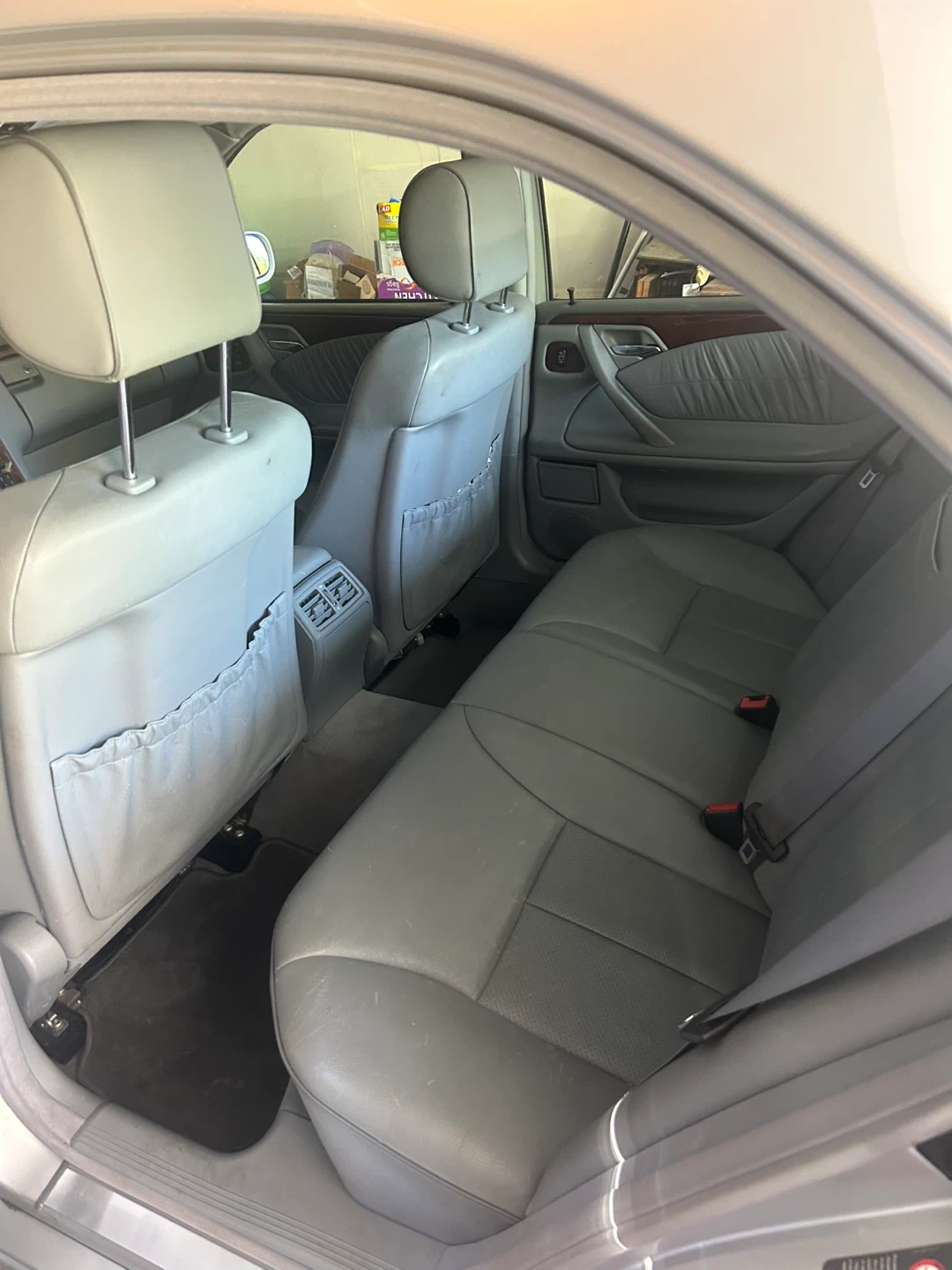 Mercedes-Benz E320 Sedan - photo 3