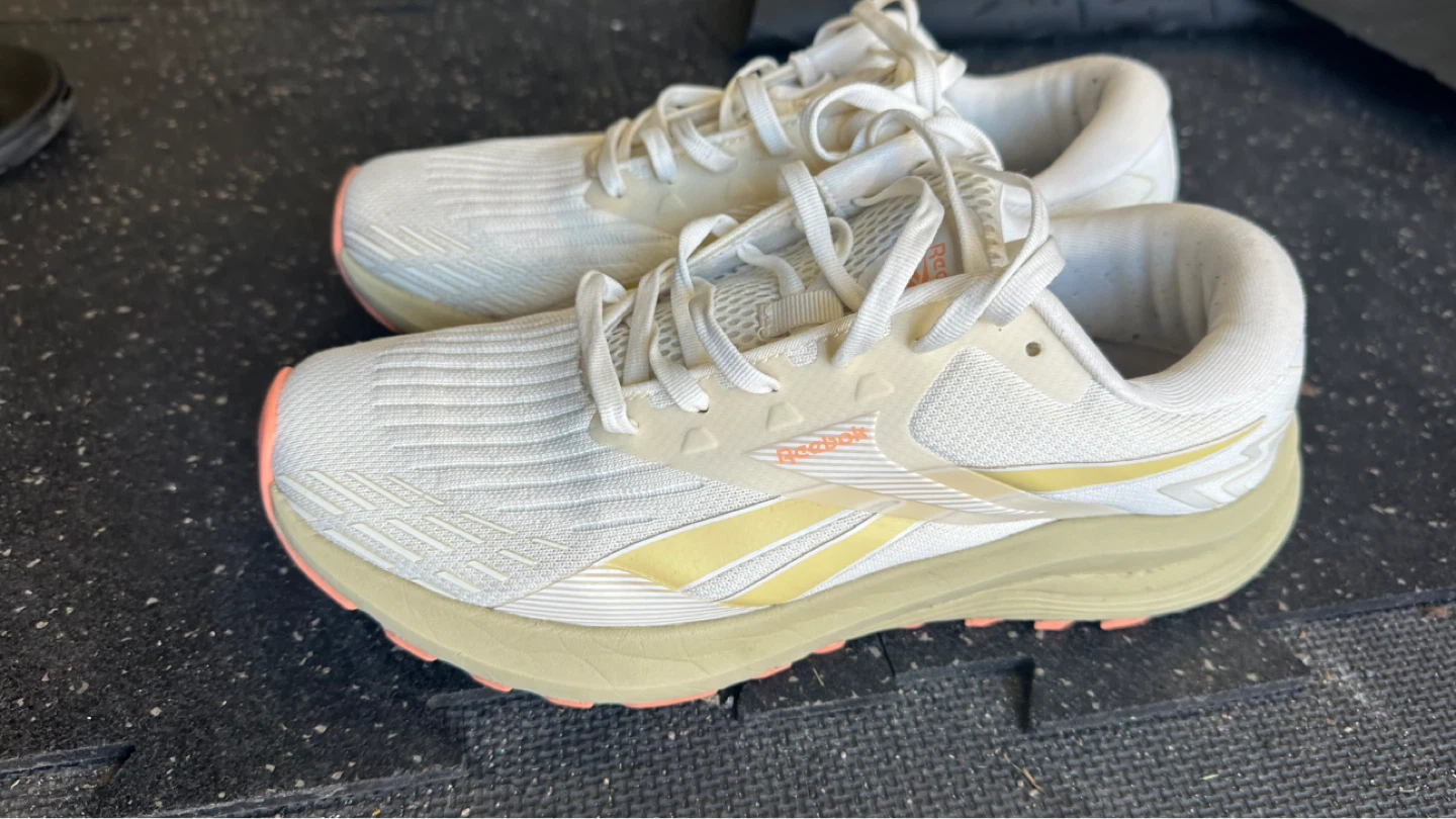 Reebok men's White Running Shoes Size US 9 - photo 3