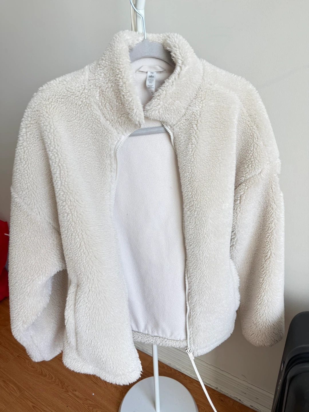 Alo Yoga Sherpa Fleece Zip-Up Jacket - Cream - XS