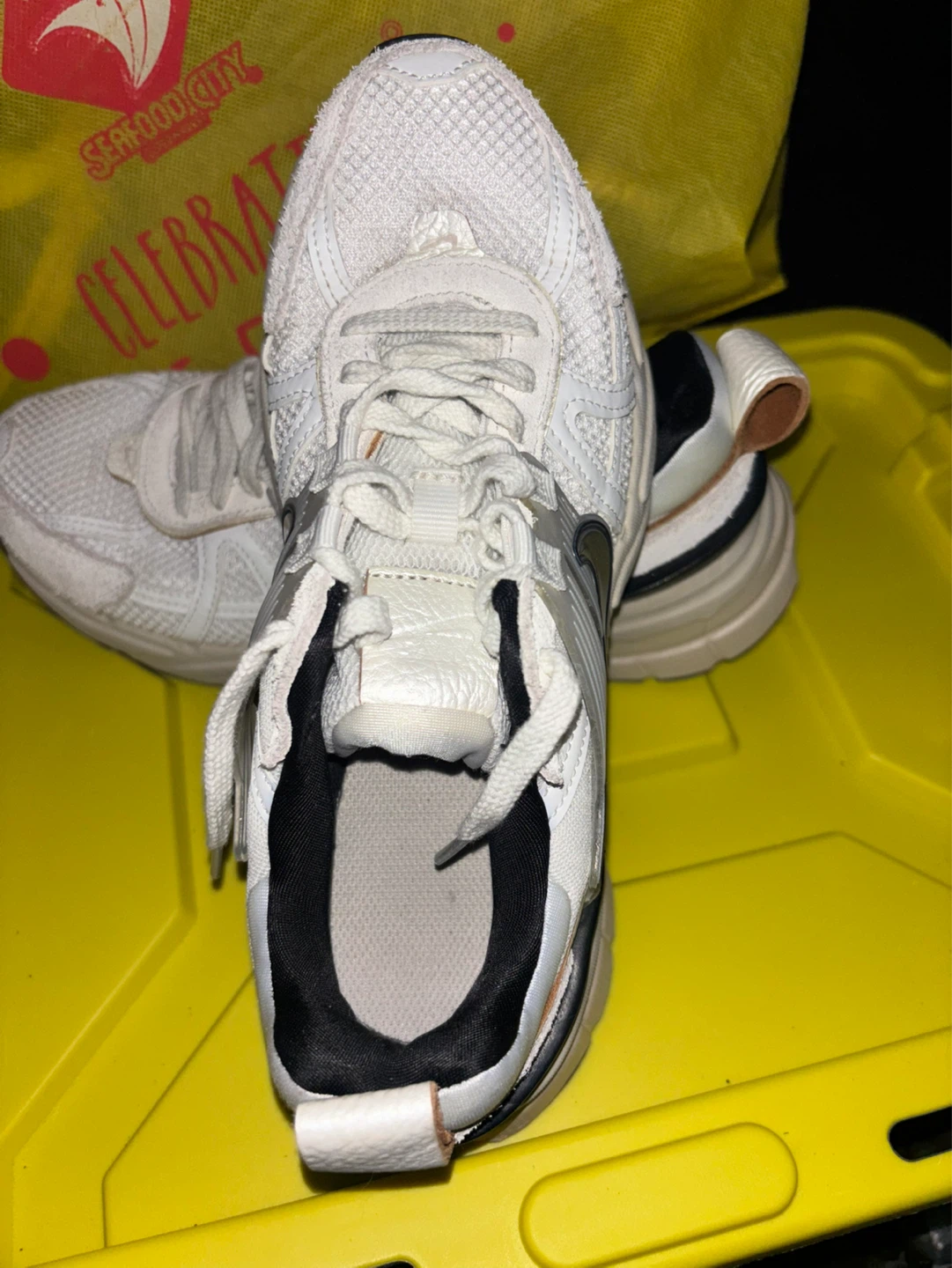 Nike V2K Run - Women size 7 - photo 3