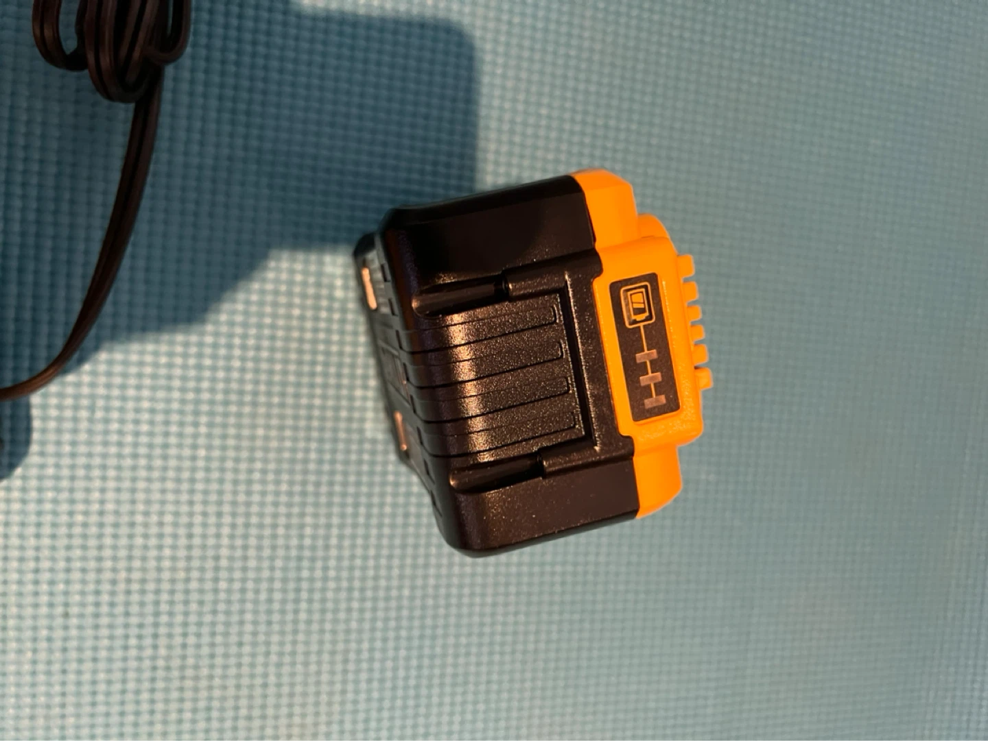 DEWALT 20V 10ah battery ( new, charger extra$) - photo 4