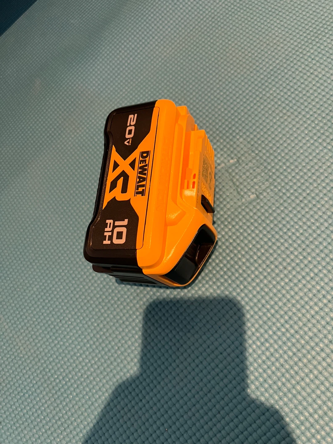 DEWALT 20V 10ah battery ( new, charger extra$)