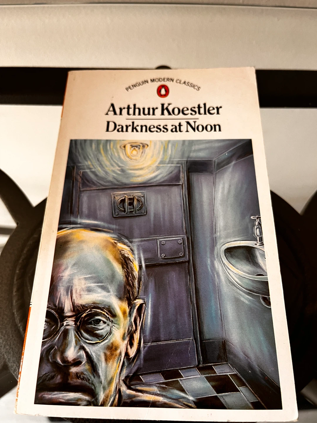 Arthur Koestler Darkness at Noon Penguin Modern Classics Book