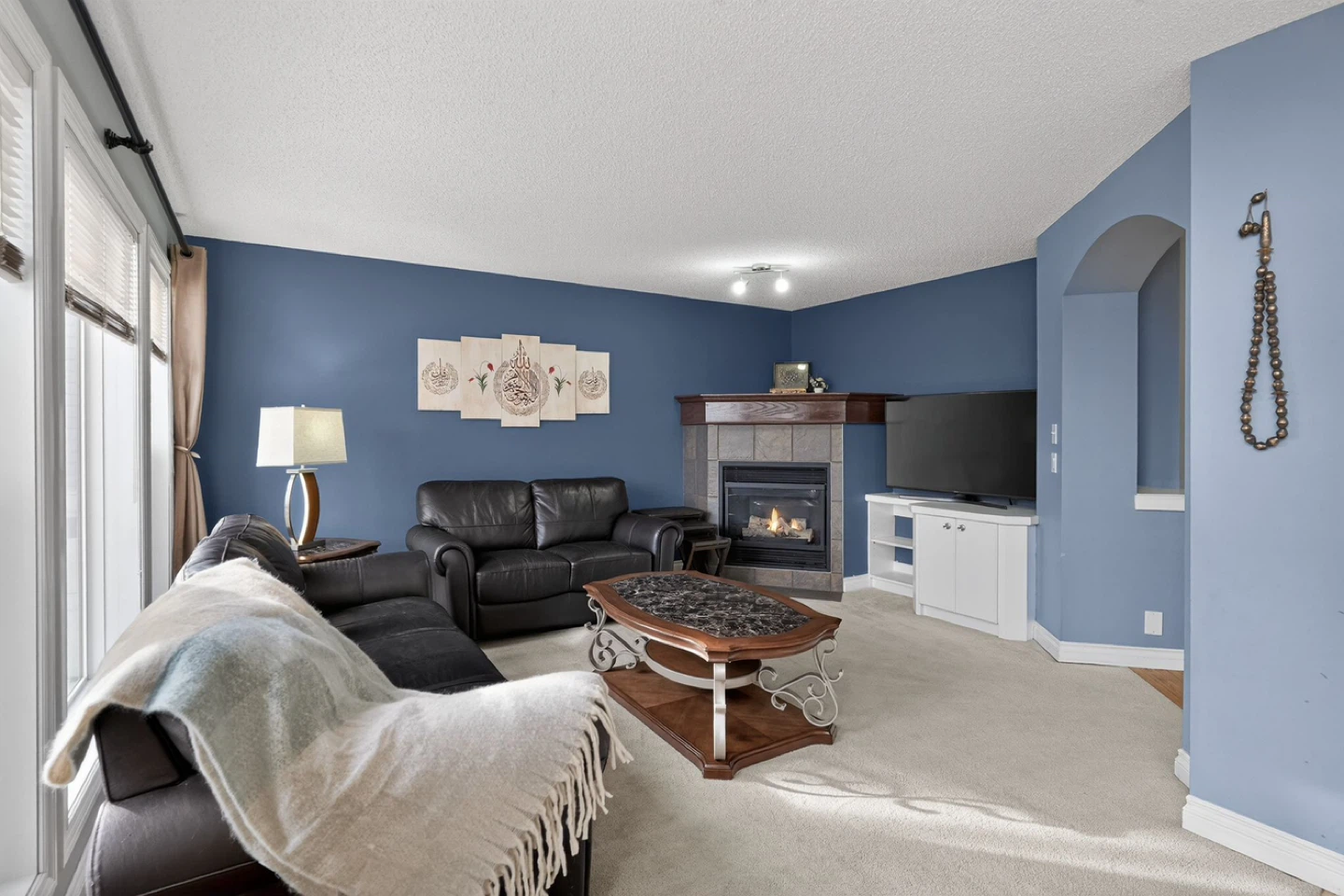 5 bed 3.5 bath - Beautiful family home - photo 2