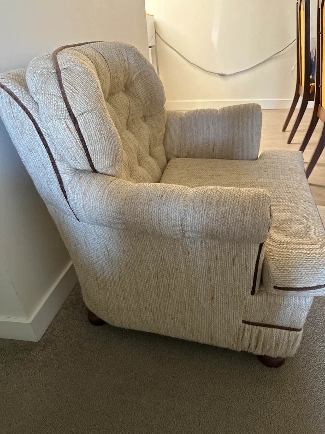 Comfortable Tufted Armchair - photo 3
