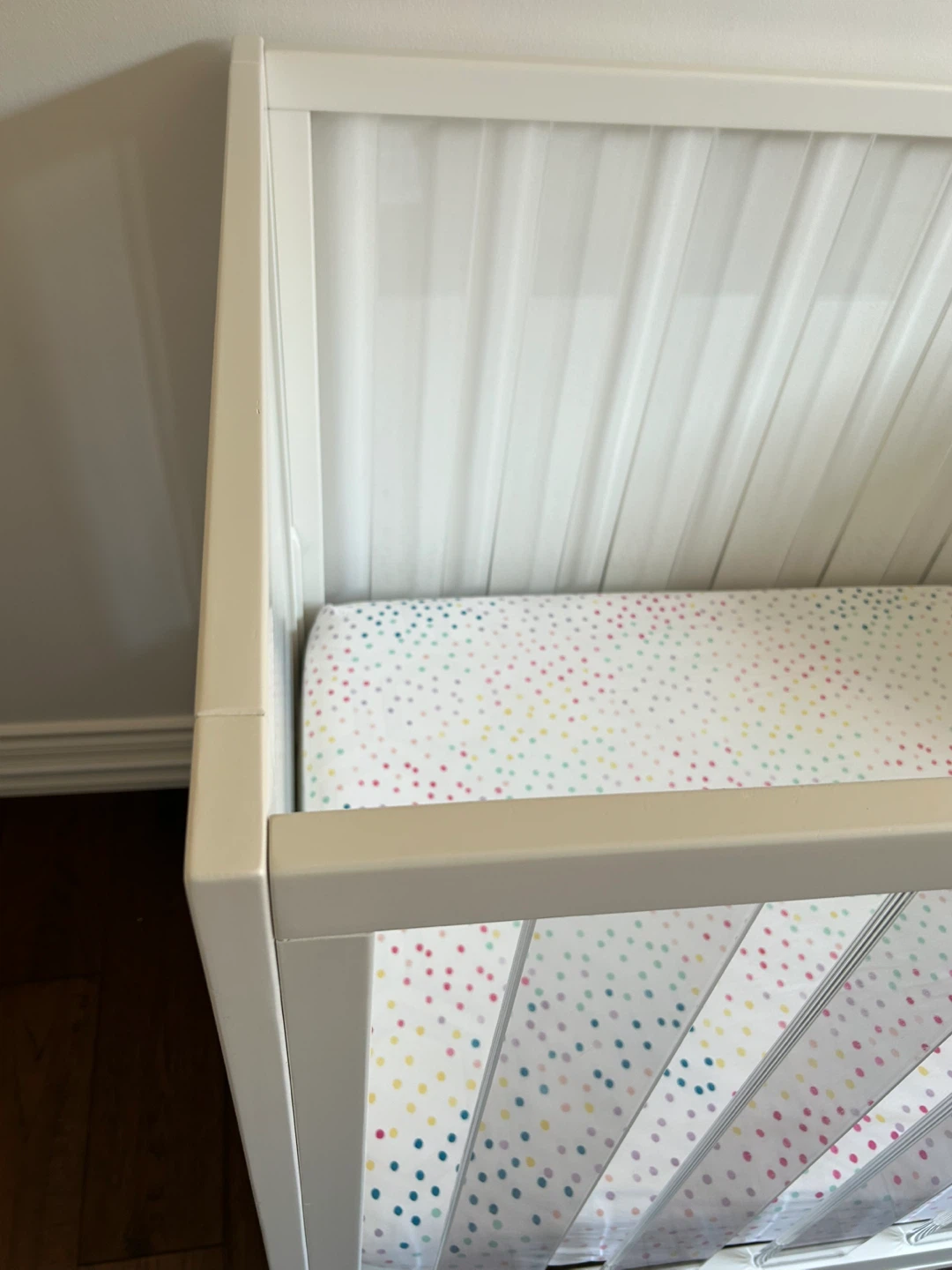 Pottery Barn Sloan crib - photo 3