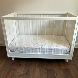 Pottery Barn Sloan crib (includes toddler rails!)