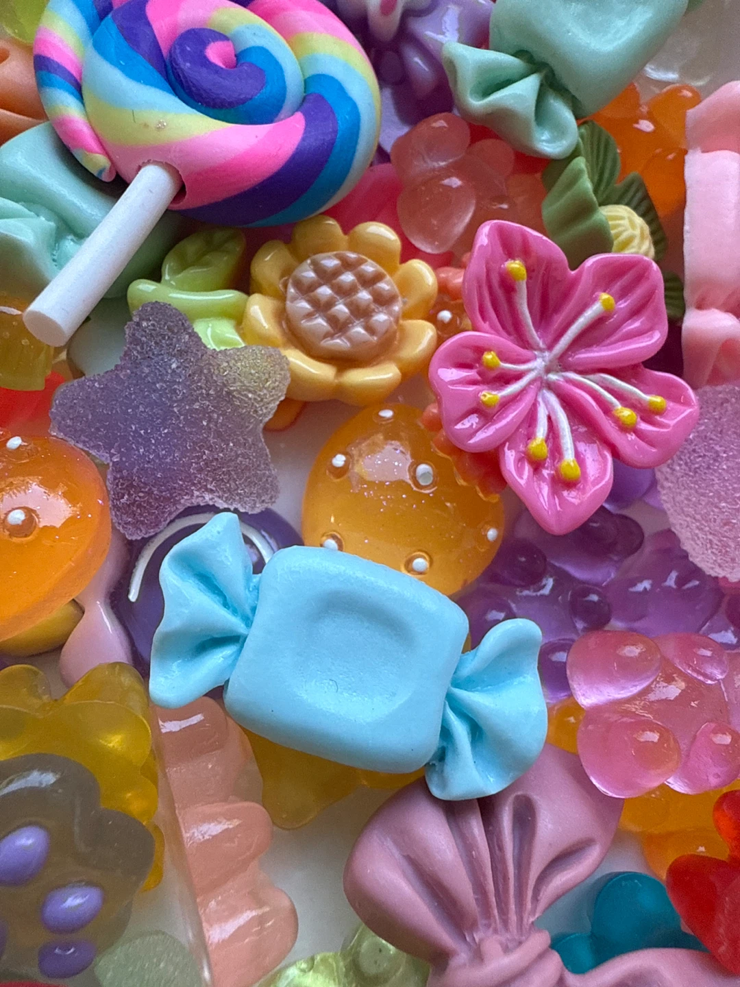 Assorted acrylic charms - no holes