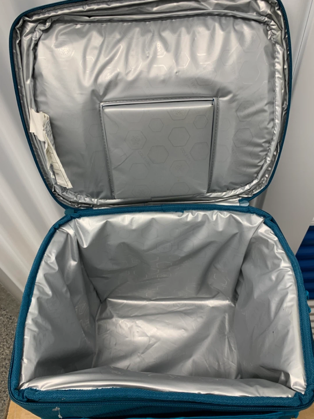 Coleman Soft Sided Rolling Cooler Bag - photo 4