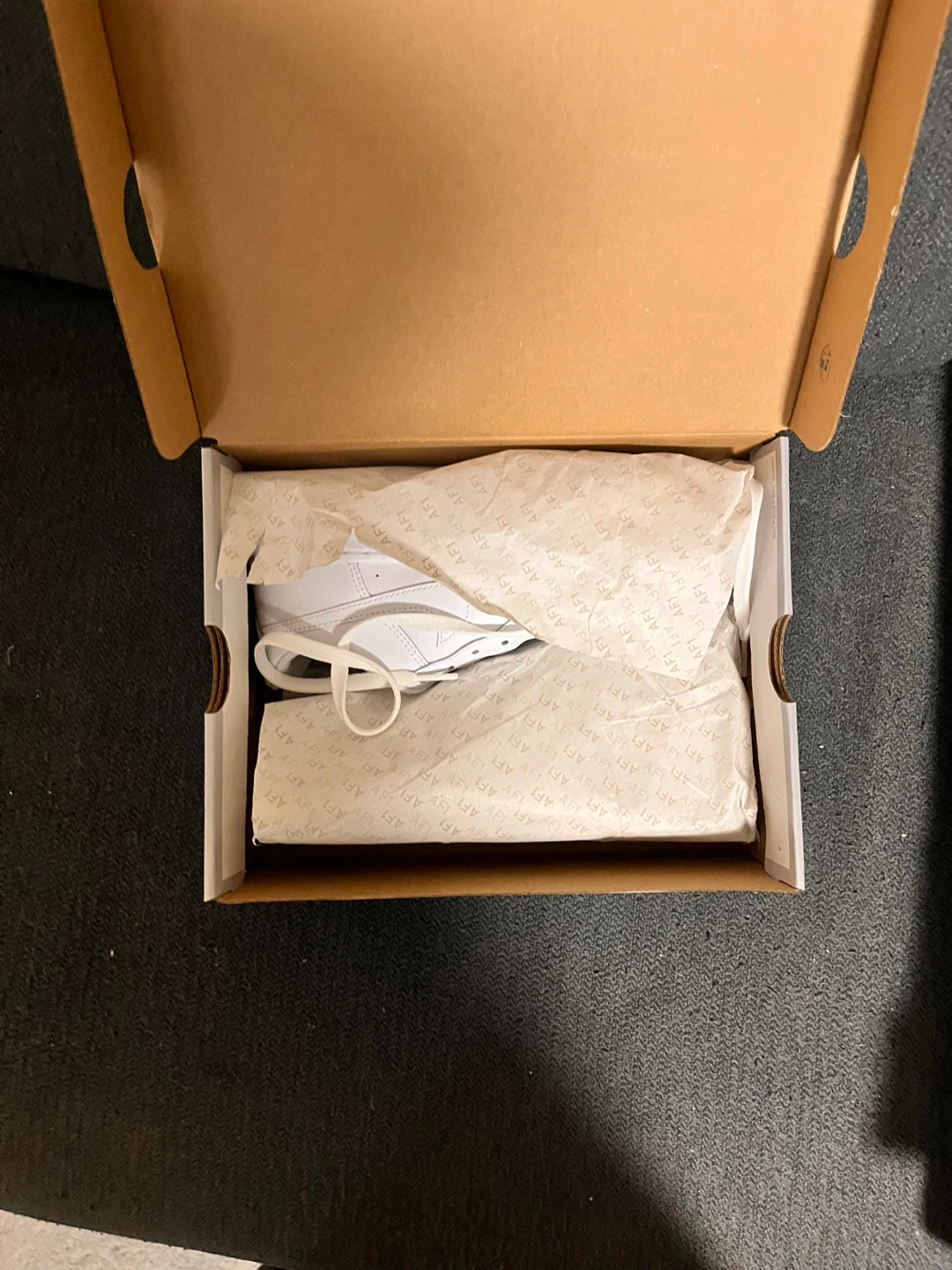 Nike Air Force 1 LE (GS) White/White Size 3.5Y - photo 3