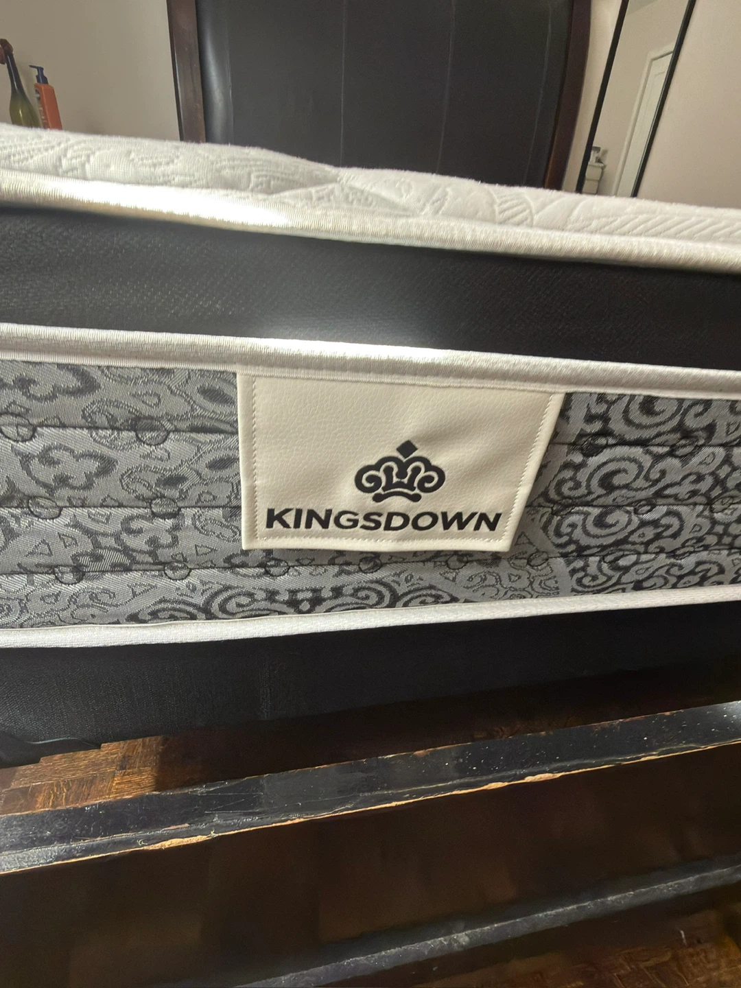 Sleep country Kingsdown Mattress - photo 3