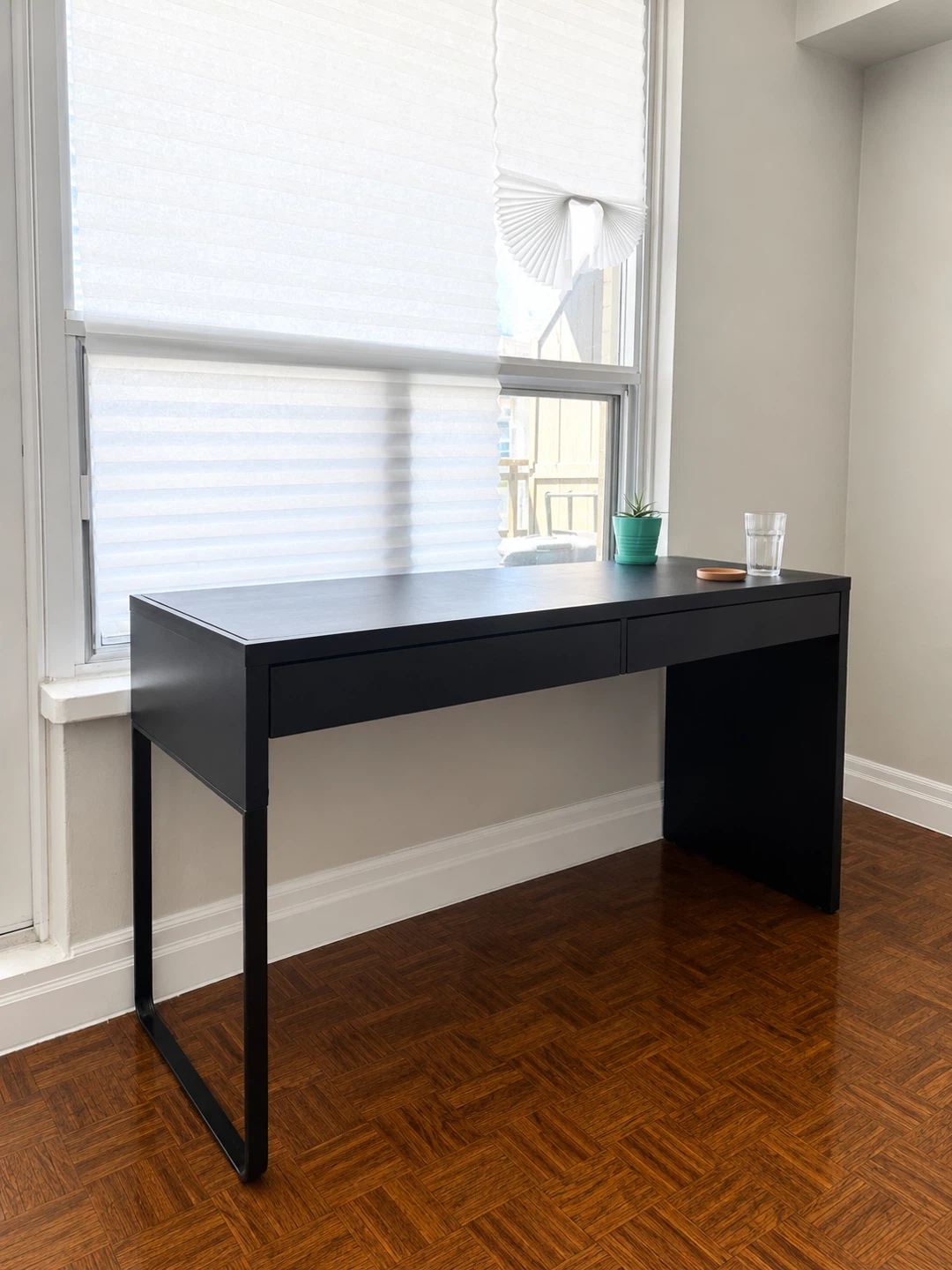 IKEA MICKE Desk - Black-brown