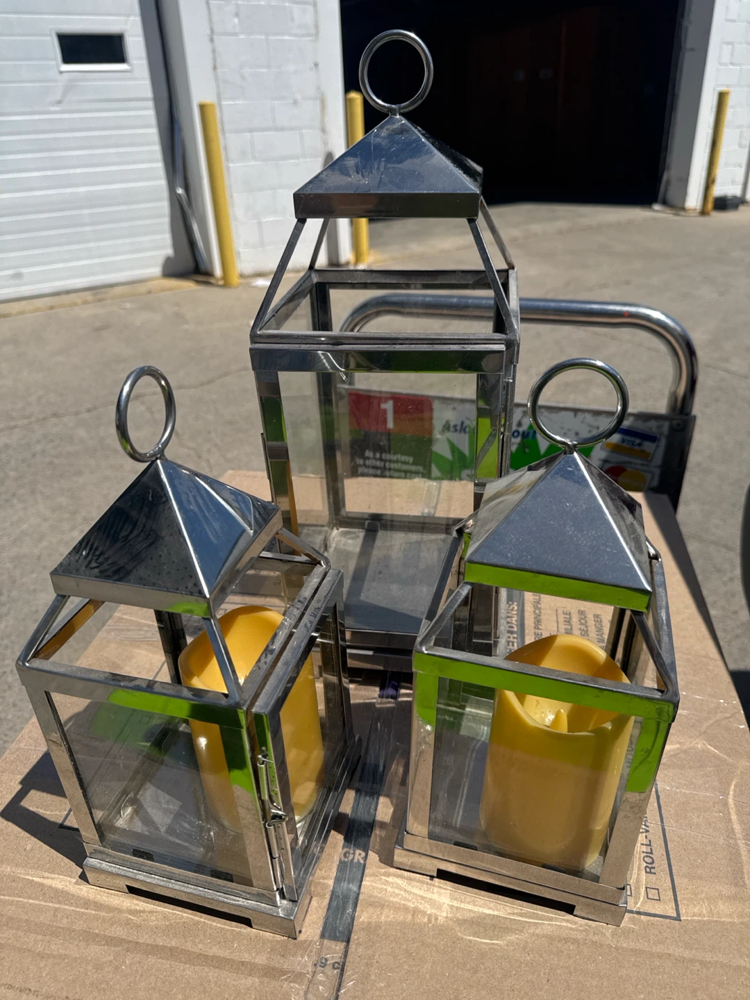 Set of 3 Metal Lanterns with Yellow Candles